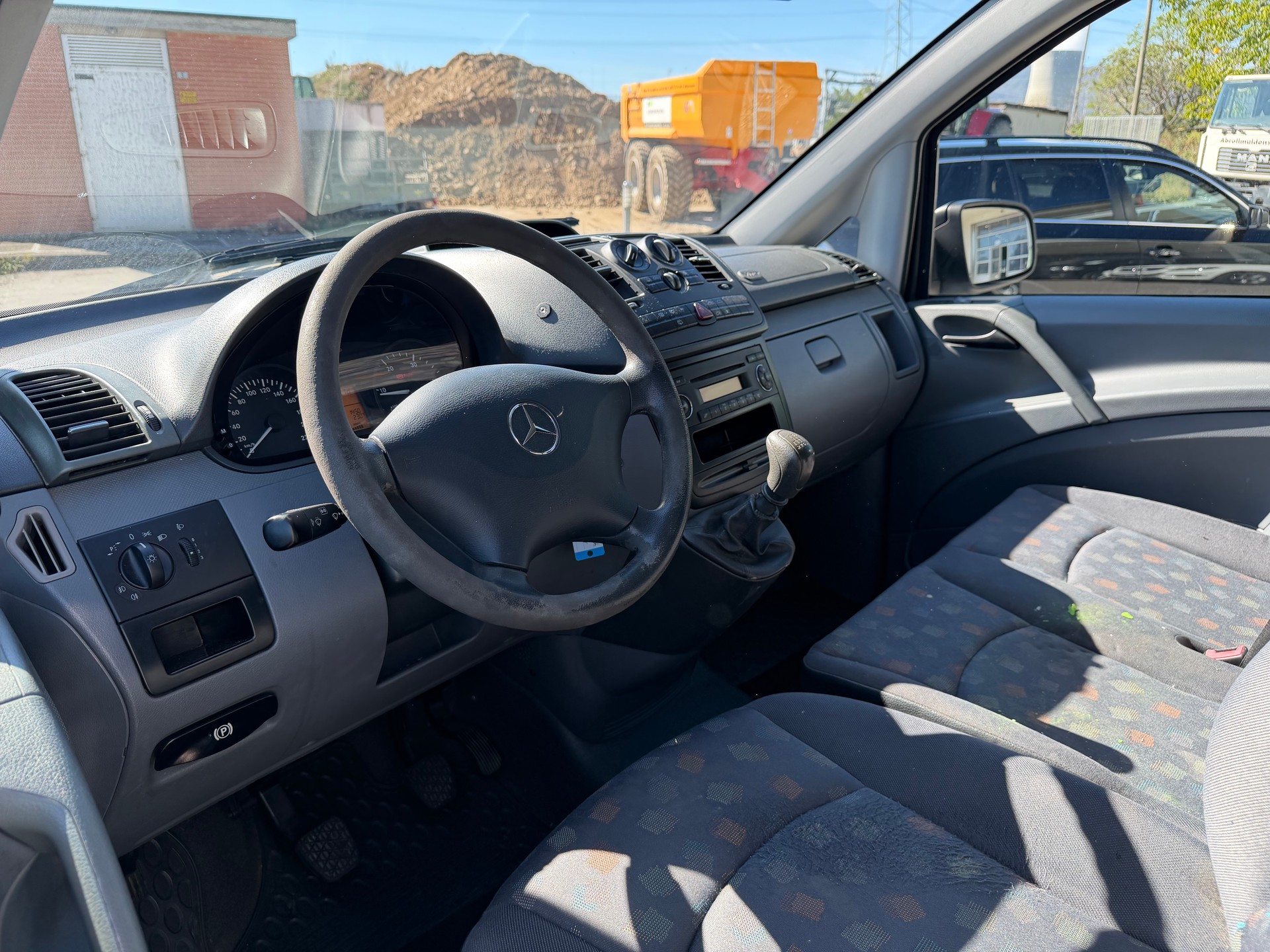 MERCEDES-BENZ Vito 115 CDI-image-8