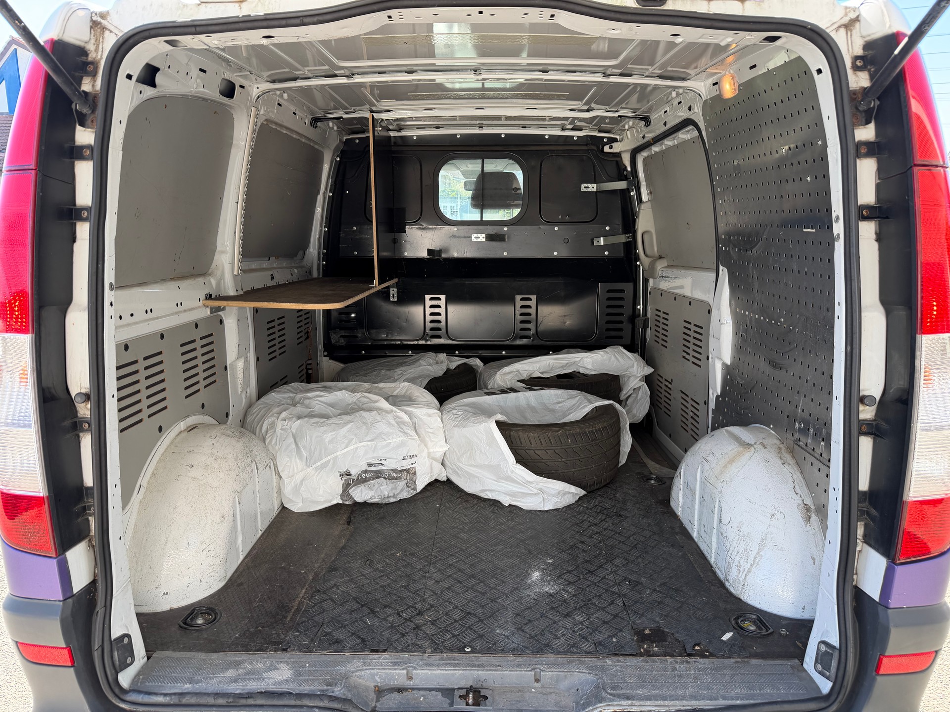 MERCEDES-BENZ Vito 115 CDI-image-15