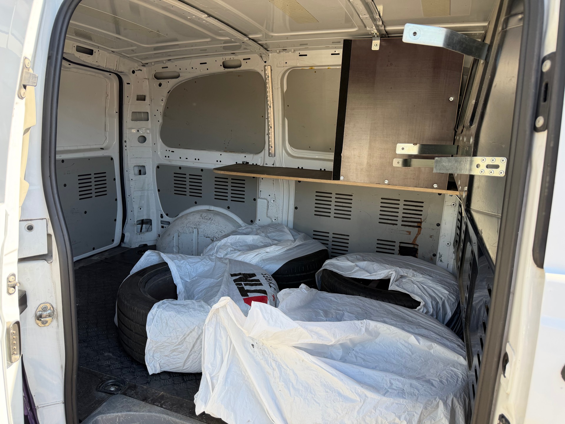 MERCEDES-BENZ Vito 115 CDI-image-14