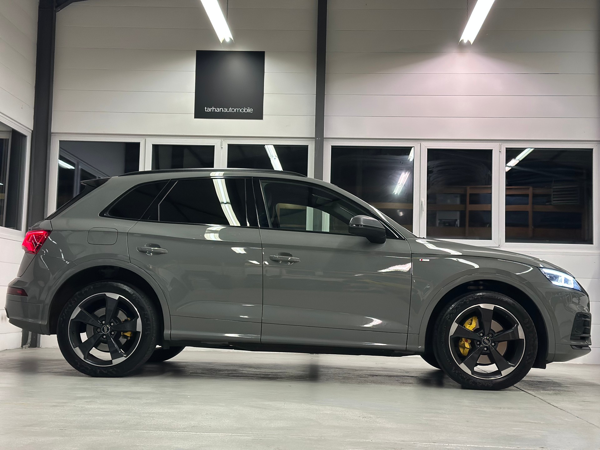 AUDI Q5 40 TDI sport quattro S-tronic *S-LINE-Competition-Paket*-image-2