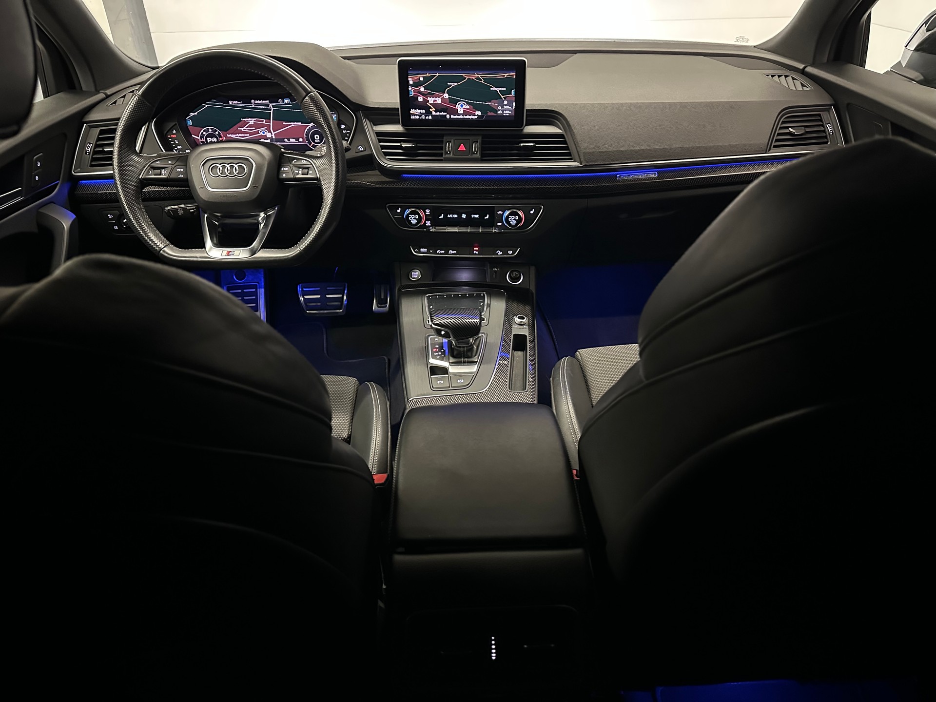 AUDI Q5 40 TDI sport quattro S-tronic *S-LINE-Competition-Paket*-image-4