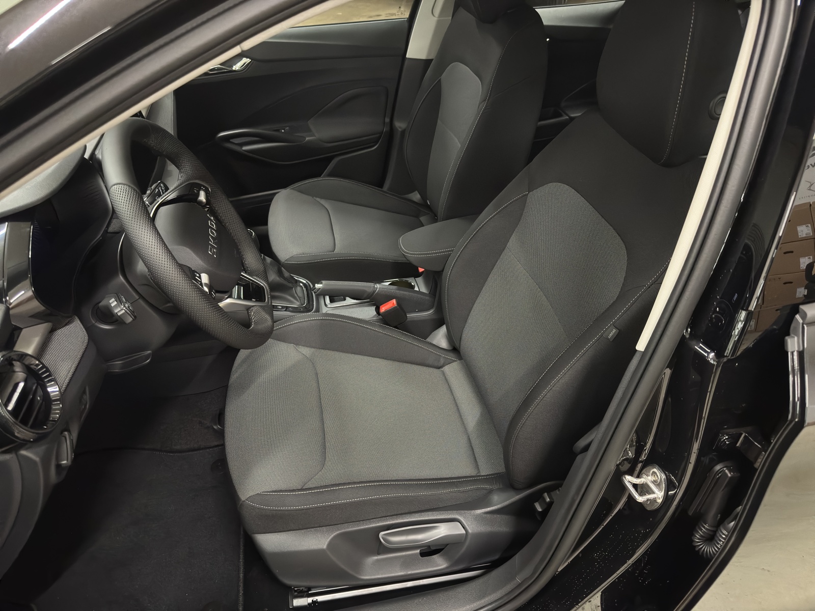 SKODA Fabia 1.0 TSI Selection-image-5