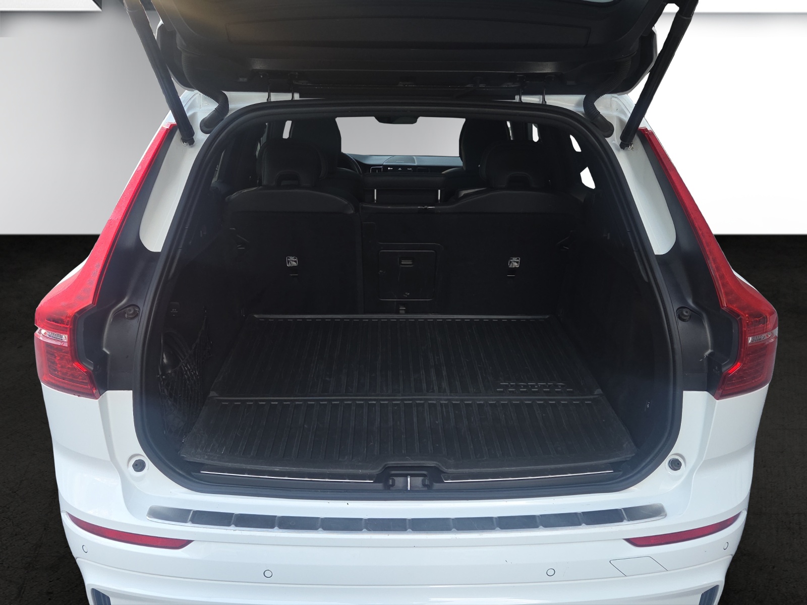 VOLVO XC60 T6 eAWD R-Design Geartronic-image-17