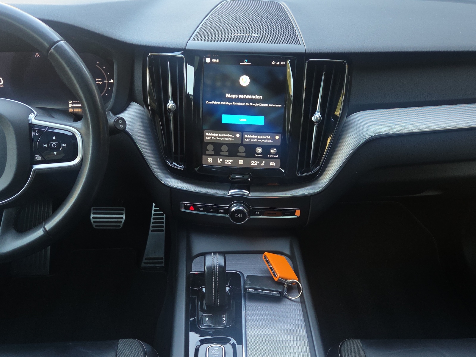 VOLVO XC60 T6 eAWD R-Design Geartronic-image-11