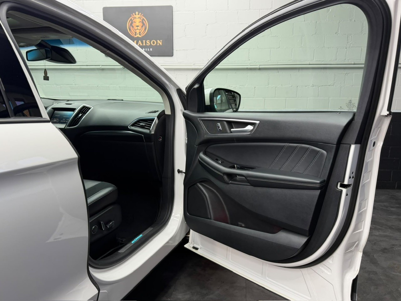 FORD Edge 2.0 TDCi Sport 4WD PowerShift | Panorama Dach | CH-Auto | Anhängerkupplung | Rückfahrkamera-image-25