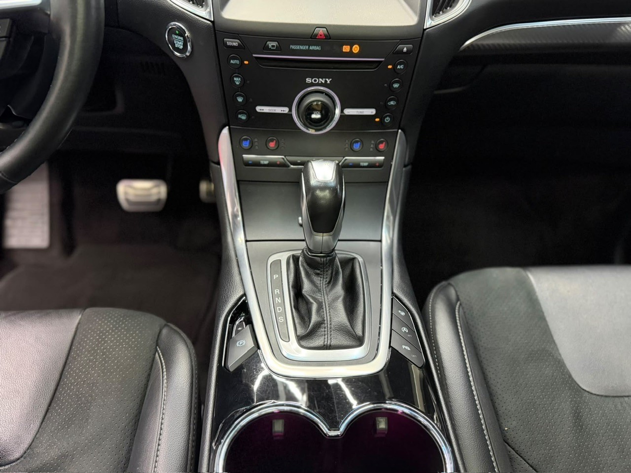 FORD Edge 2.0 TDCi Sport 4WD PowerShift | Panorama Dach | CH-Auto | Anhängerkupplung | Rückfahrkamera-image-18