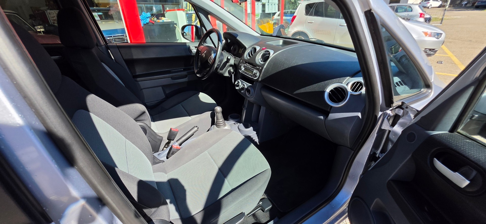 MITSUBISHI Colt 1.3 16V Jubilé (35) Allshift-image-13