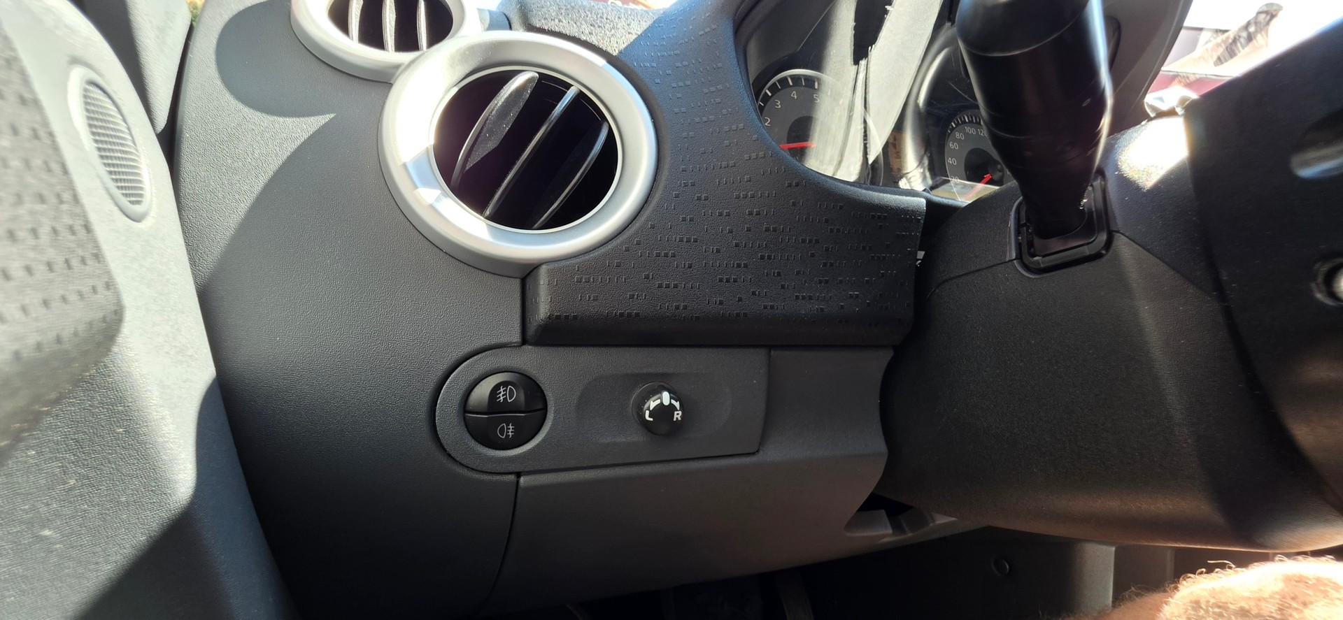 MITSUBISHI Colt 1.3 16V Jubilé (35) Allshift-image-24