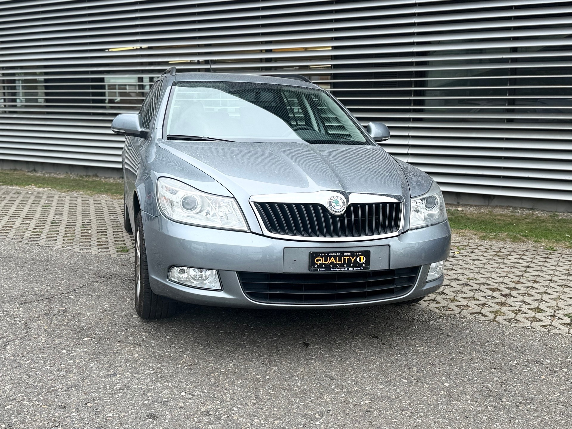 SKODA Octavia Combi 2.0 TDI TWENTY20 4x4-image-4