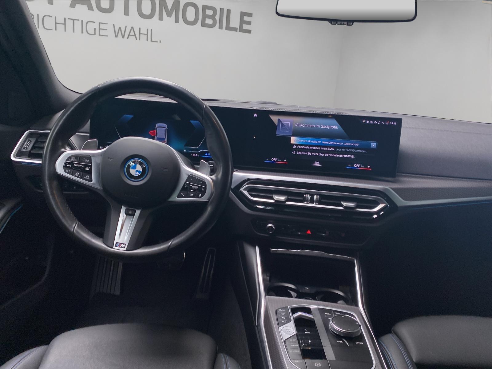 BMW 330e xDrive SAG Touring-image-9