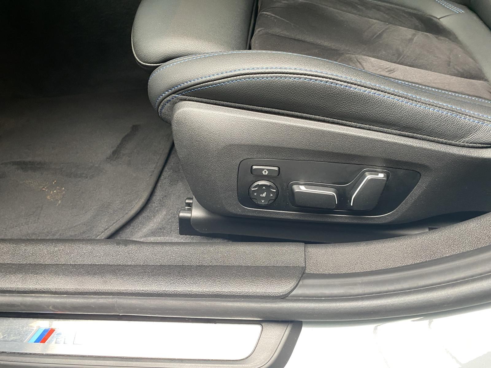 BMW 330e xDrive SAG Touring-image-19