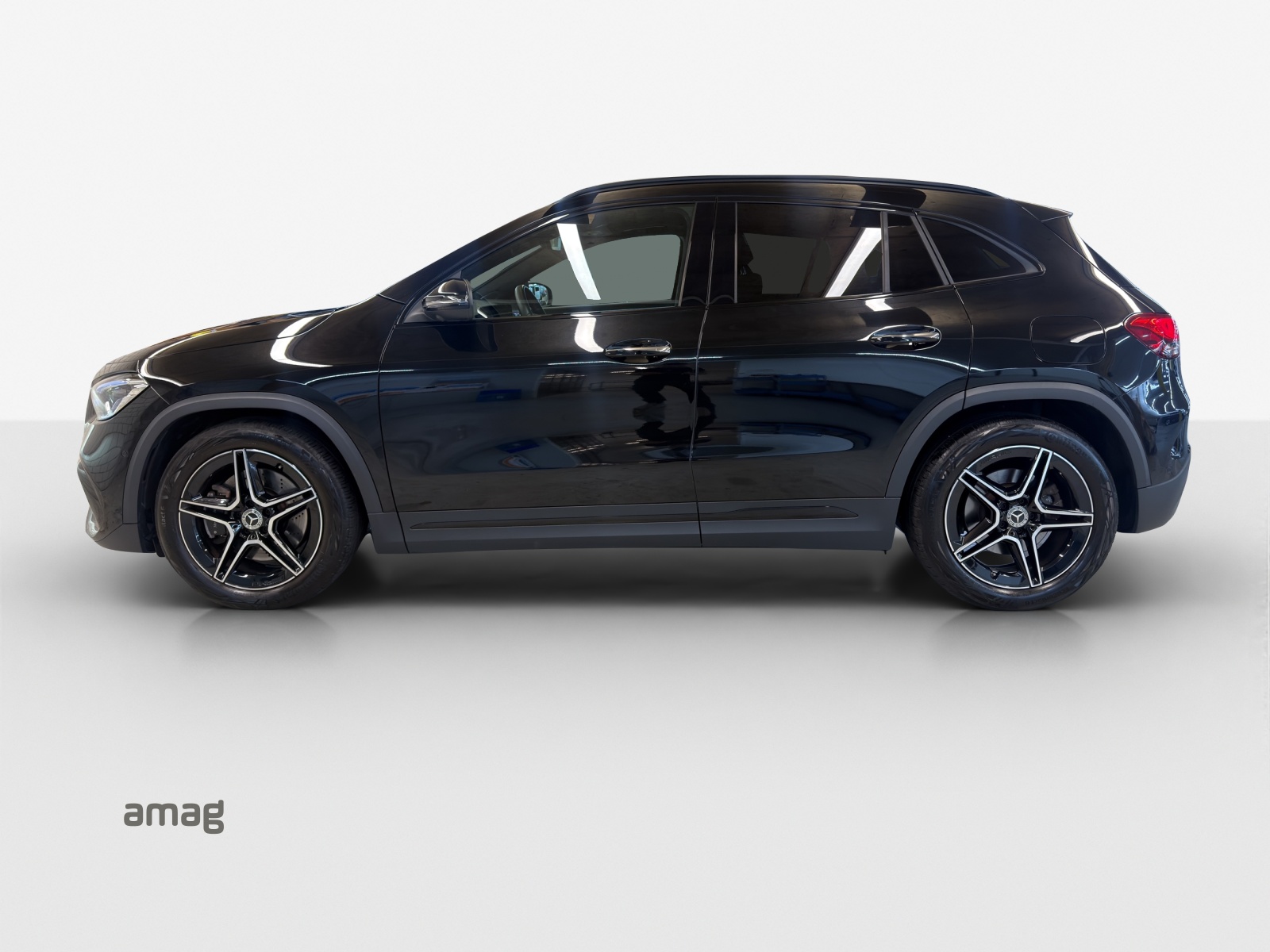 MERCEDES-BENZ GLA 250 4Matic AMG Line 8G-DCT-image-1
