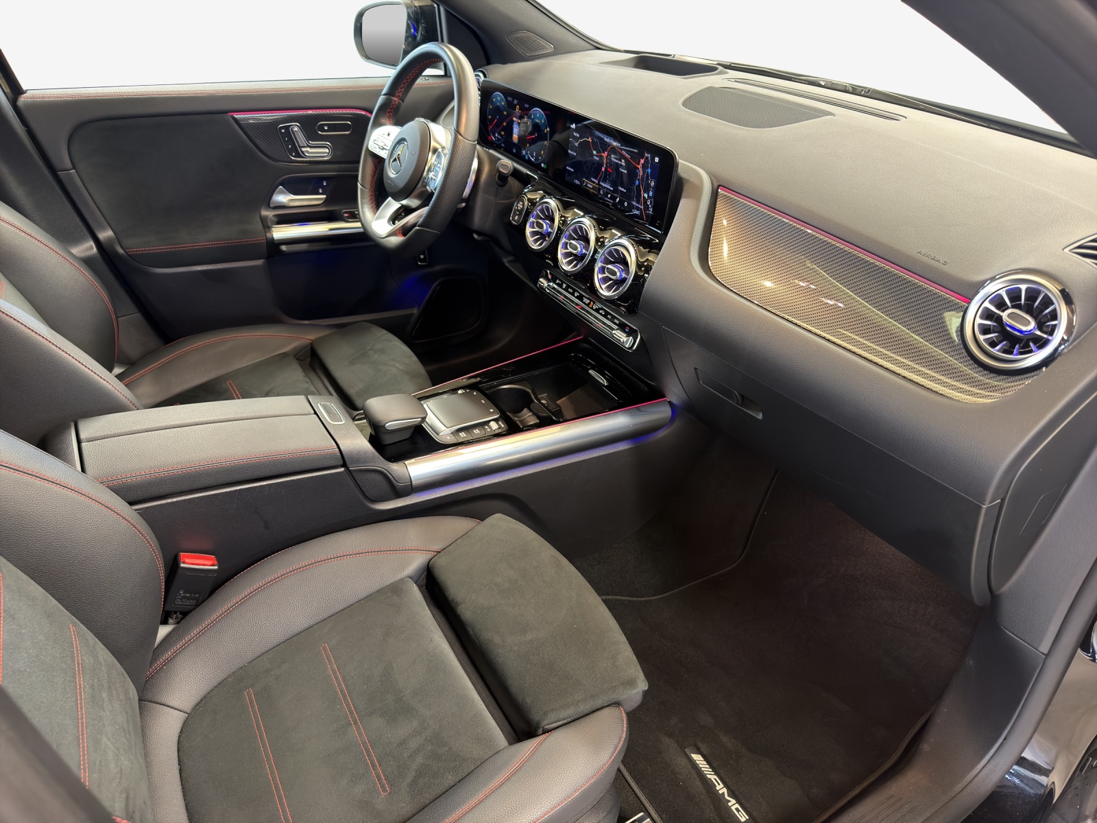 MERCEDES-BENZ GLA 250 4Matic AMG Line 8G-DCT-image-13