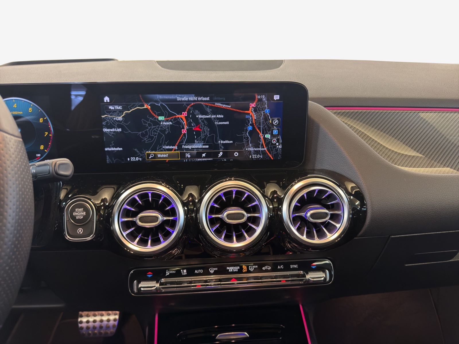MERCEDES-BENZ GLA 250 4Matic AMG Line 8G-DCT-image-10