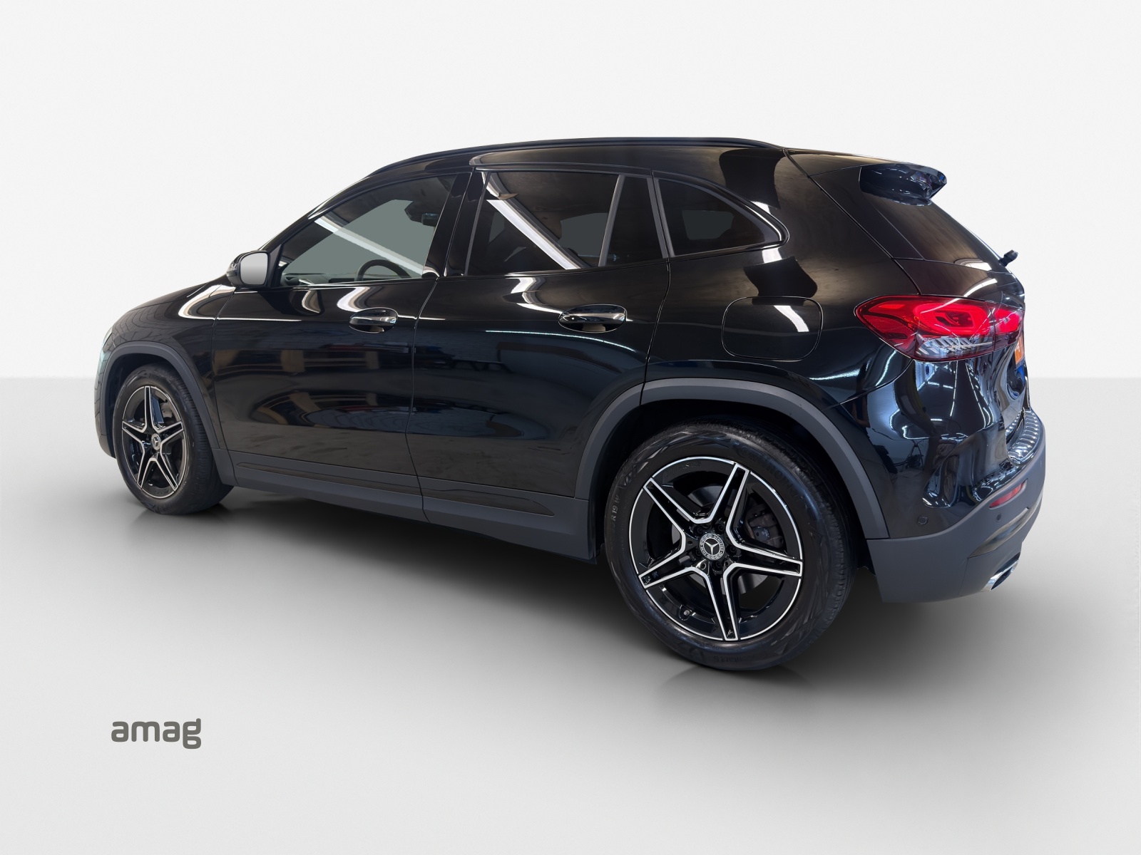 MERCEDES-BENZ GLA 250 4Matic AMG Line 8G-DCT-image-2