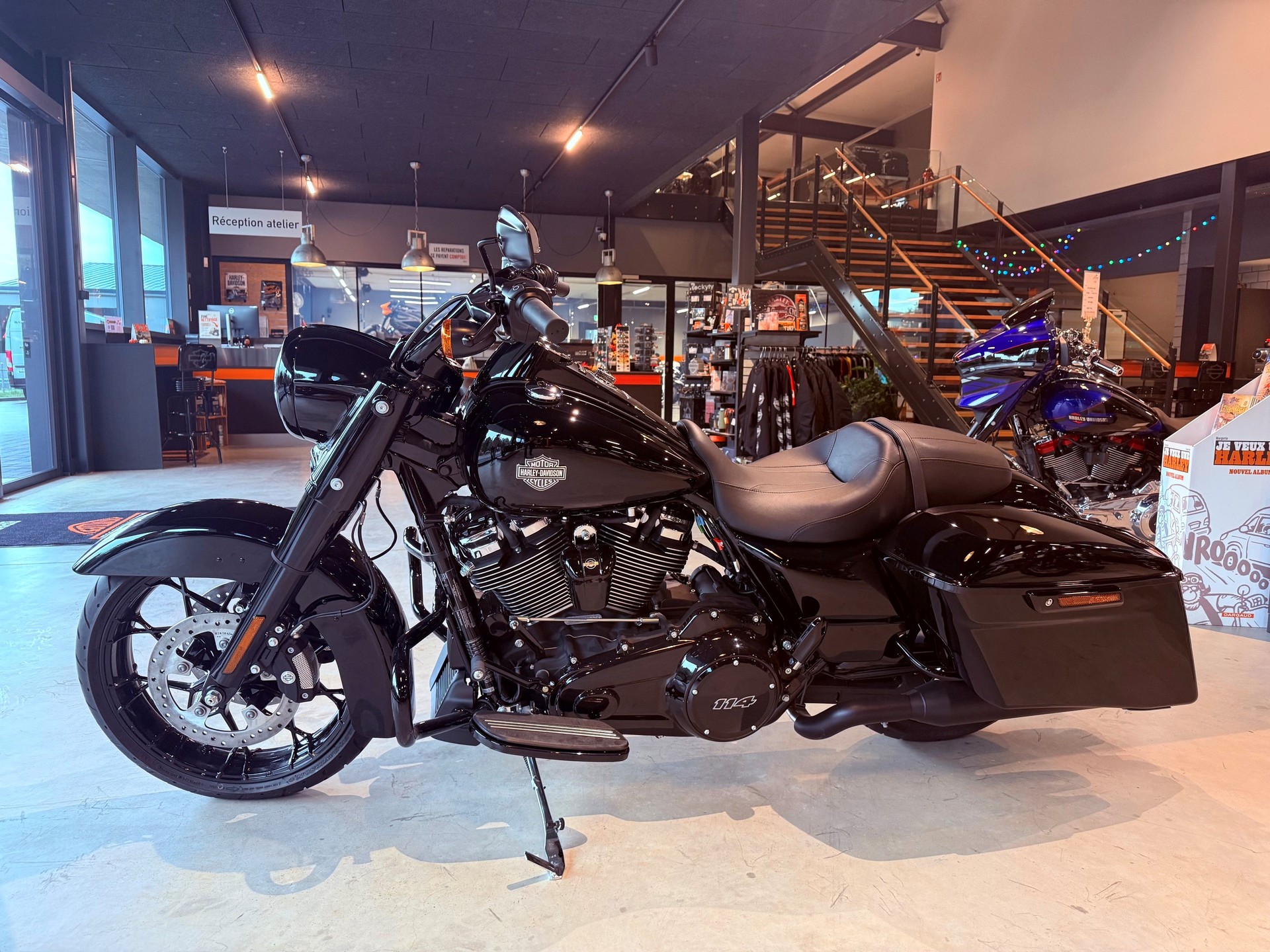 HARLEY-DAVIDSON FLHRXS Road King Special 114-showroom-element-2