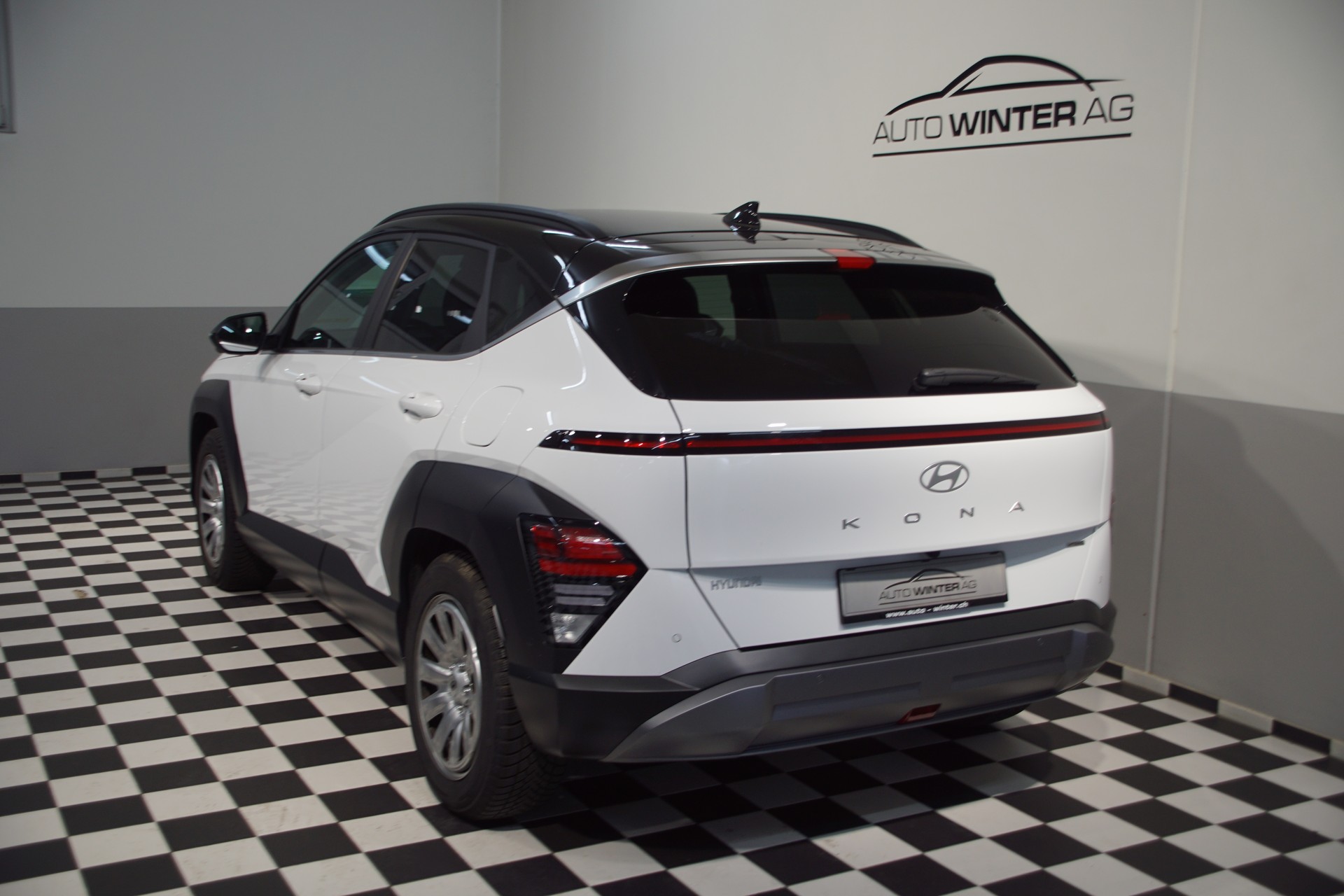 HYUNDAI Kona 1.6 T-GDi Vertex 4WD DCT **swiss** TwoTone-image-7
