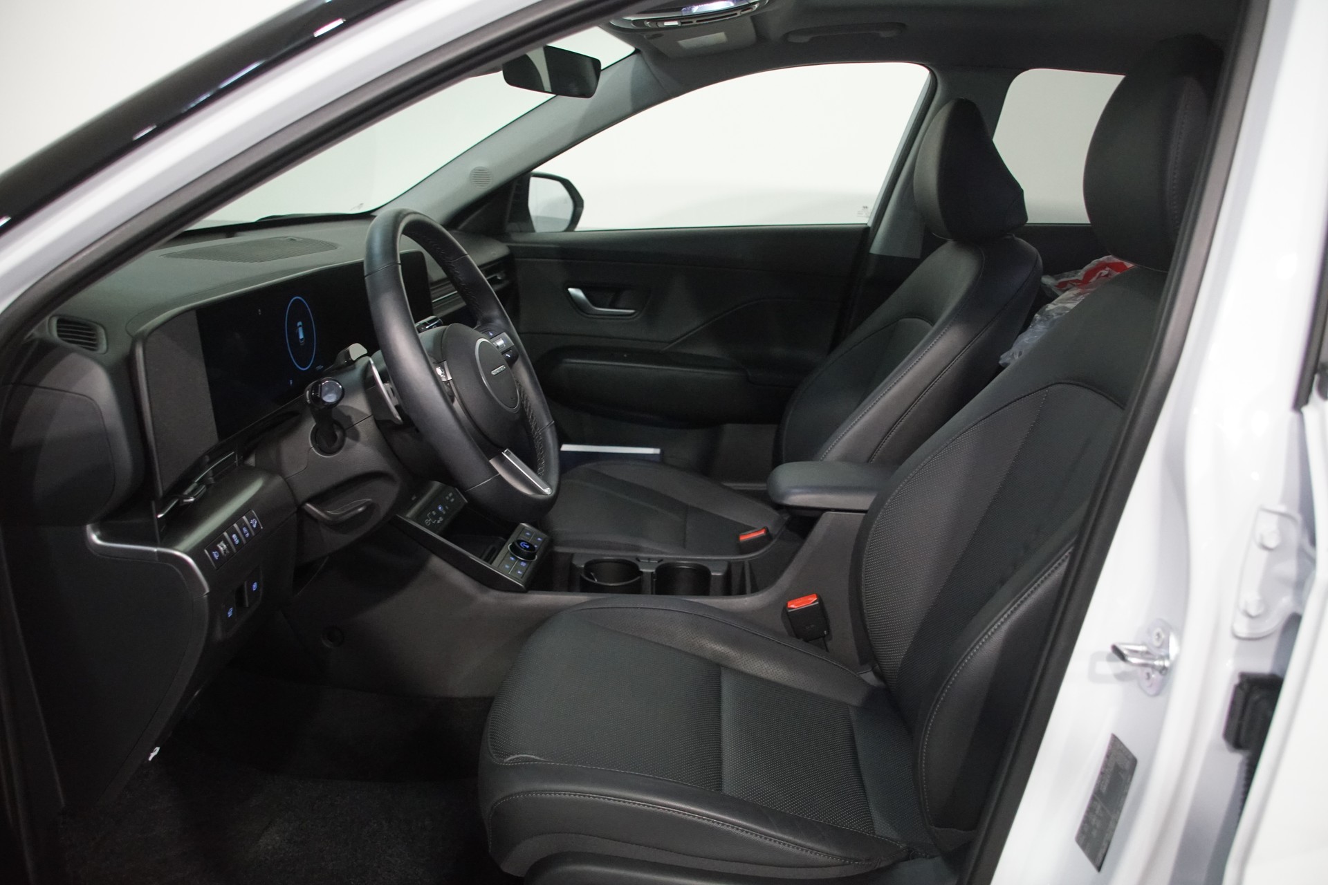 HYUNDAI Kona 1.6 T-GDi Vertex 4WD DCT **swiss** TwoTone-image-12