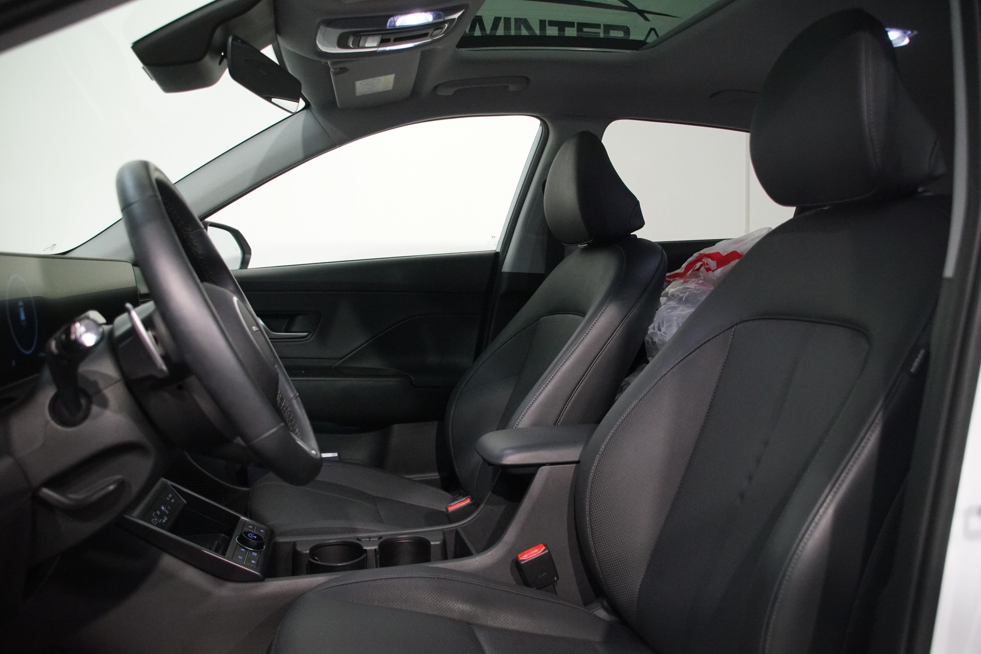 HYUNDAI Kona 1.6 T-GDi Vertex 4WD DCT **swiss** TwoTone-image-13