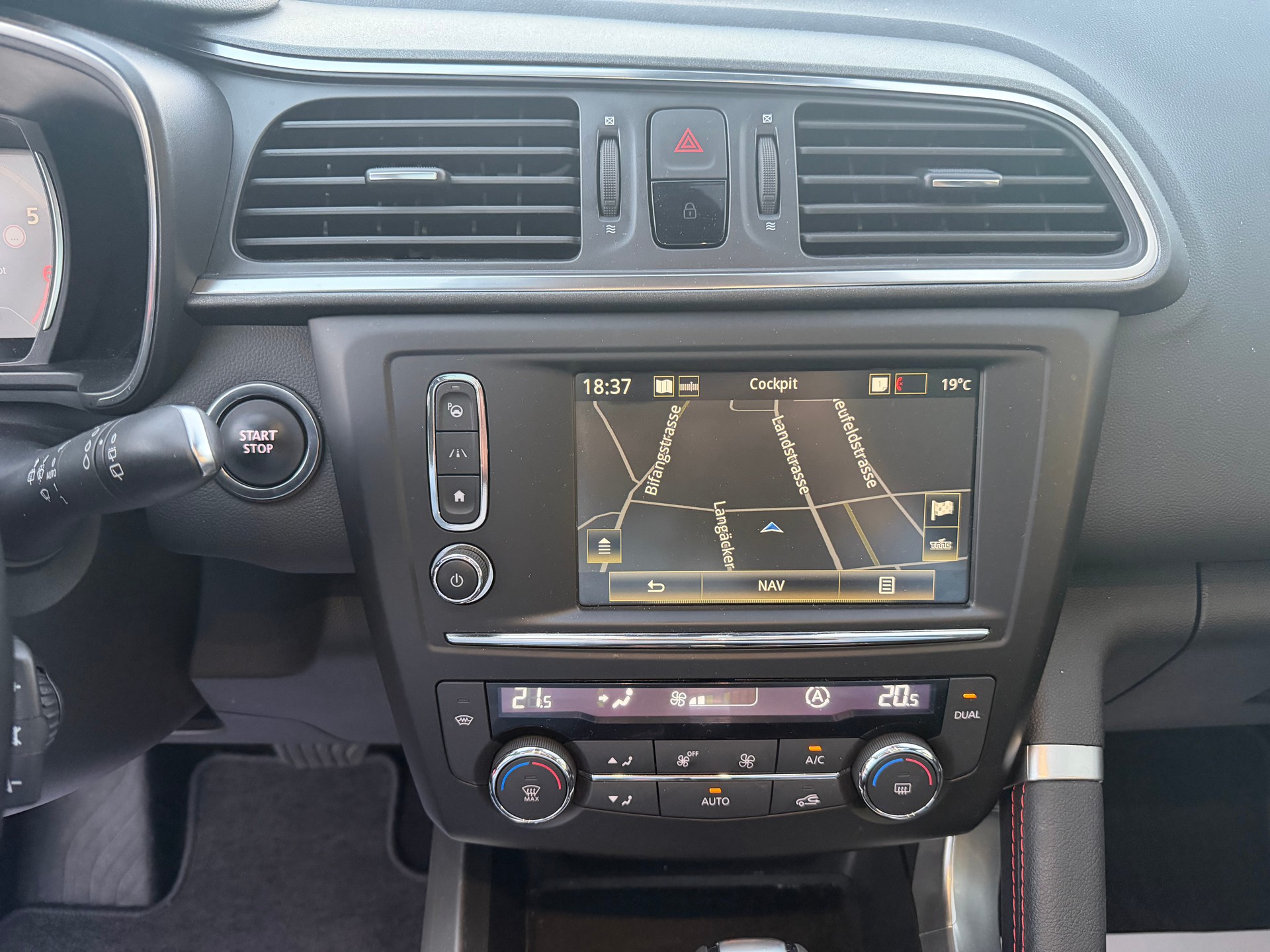 RENAULT Kadjar 1.2 16V Turbo Zen EDC Swiss Edition-image-14