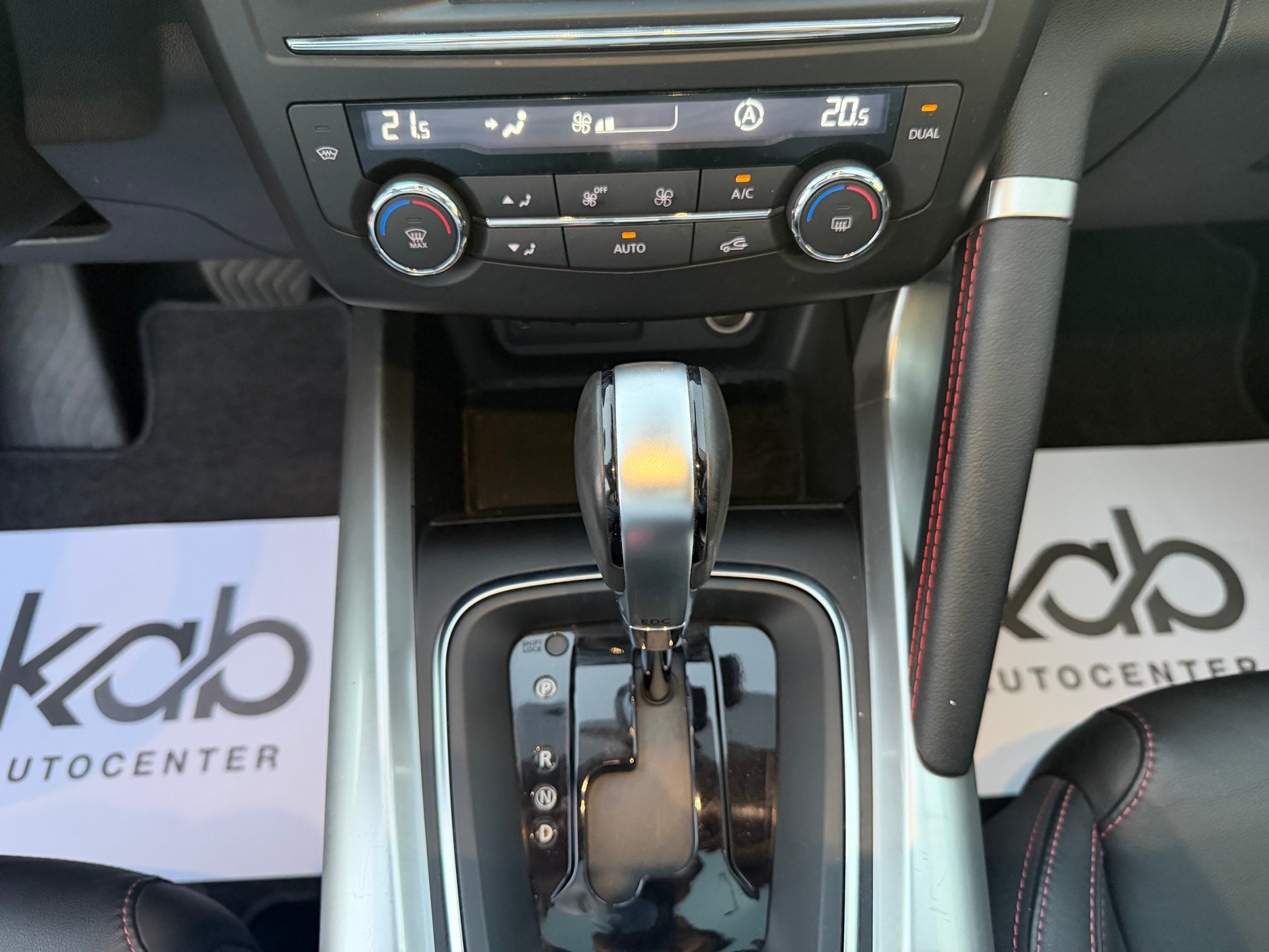 RENAULT Kadjar 1.2 16V Turbo Zen EDC Swiss Edition-image-16