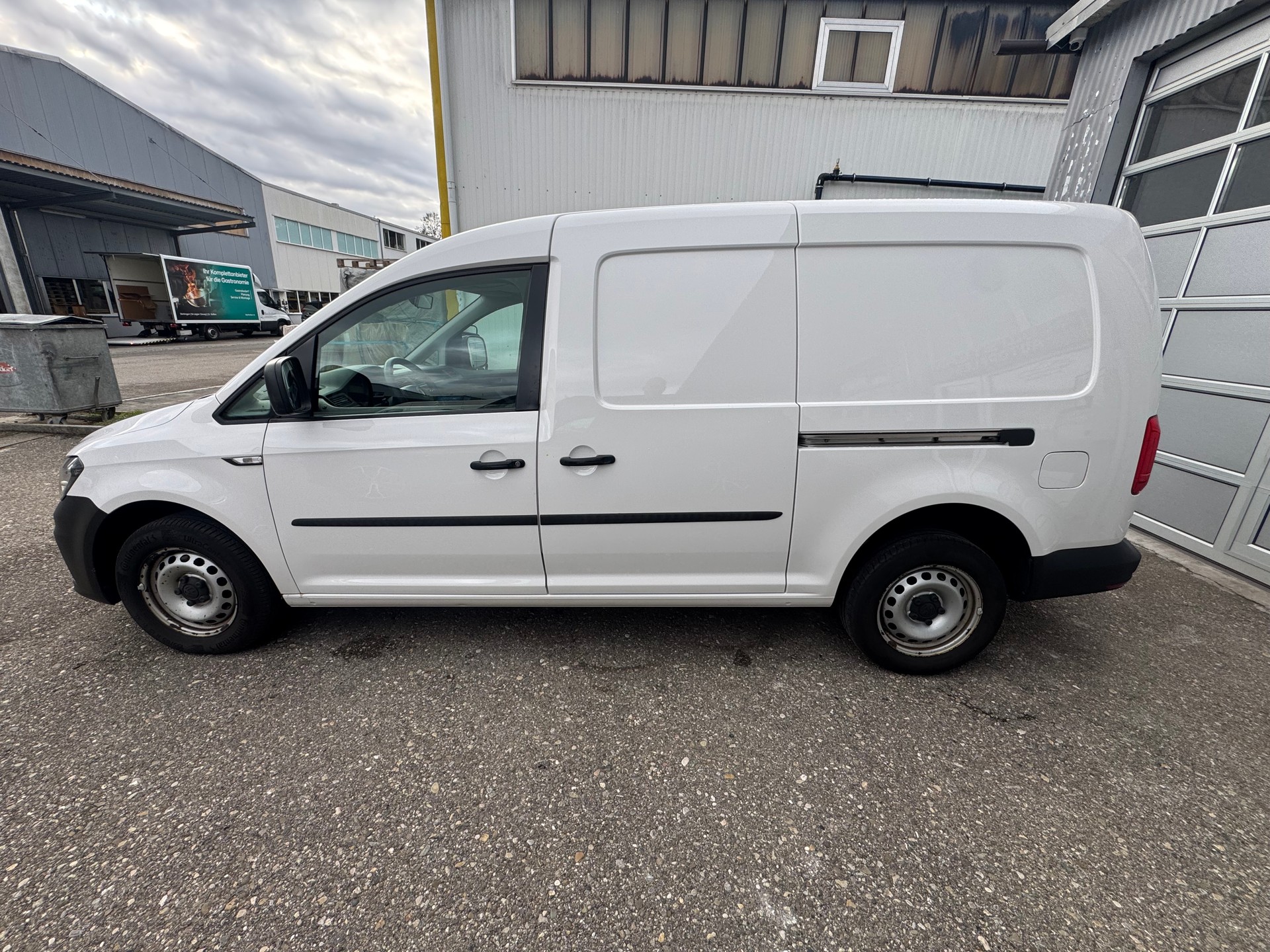 VW Caddy Maxi 2.0TDI BlueMotion Technology-image-7