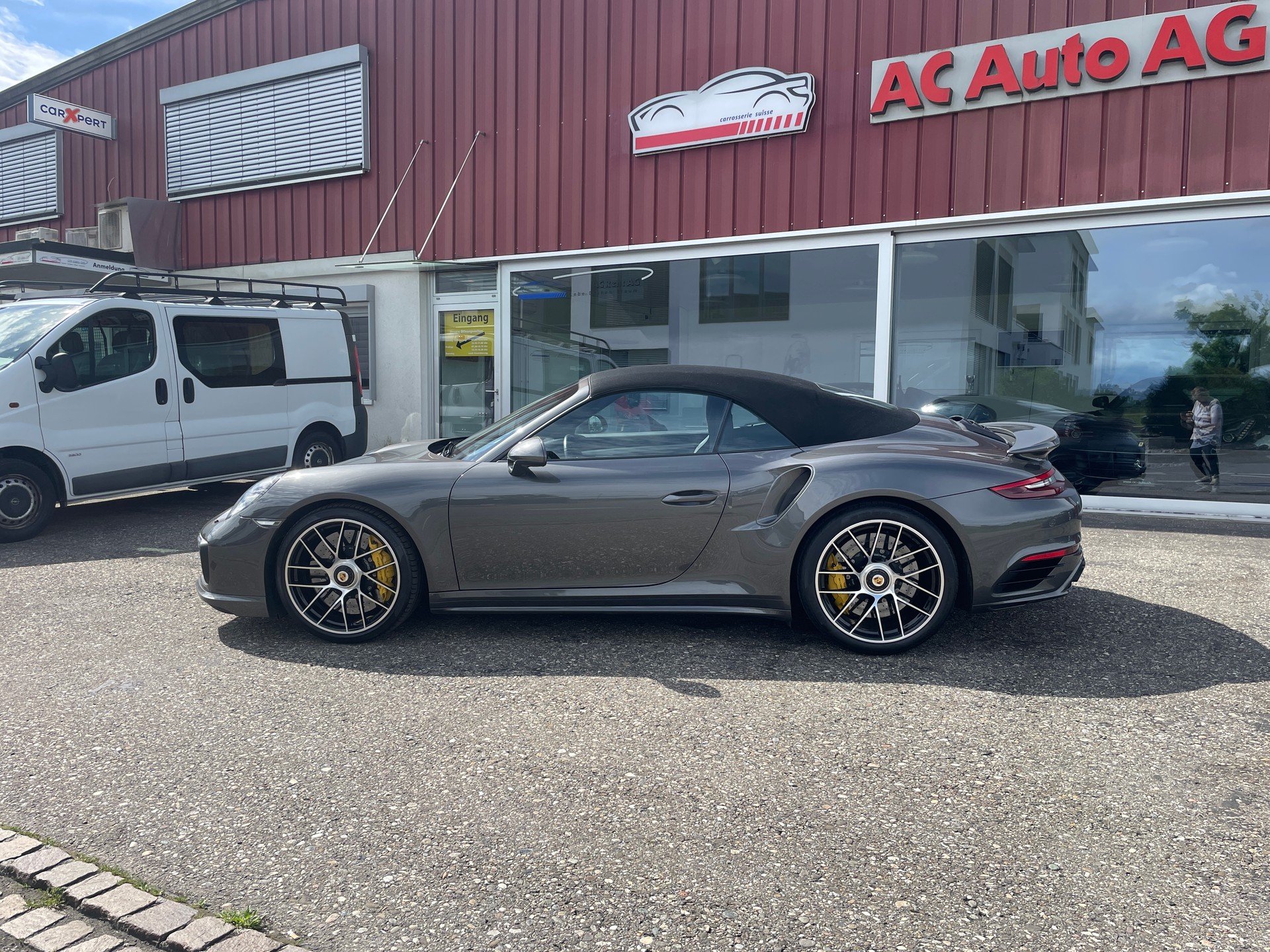 PORSCHE 911 Turbo S Cabrio PDK-image-5