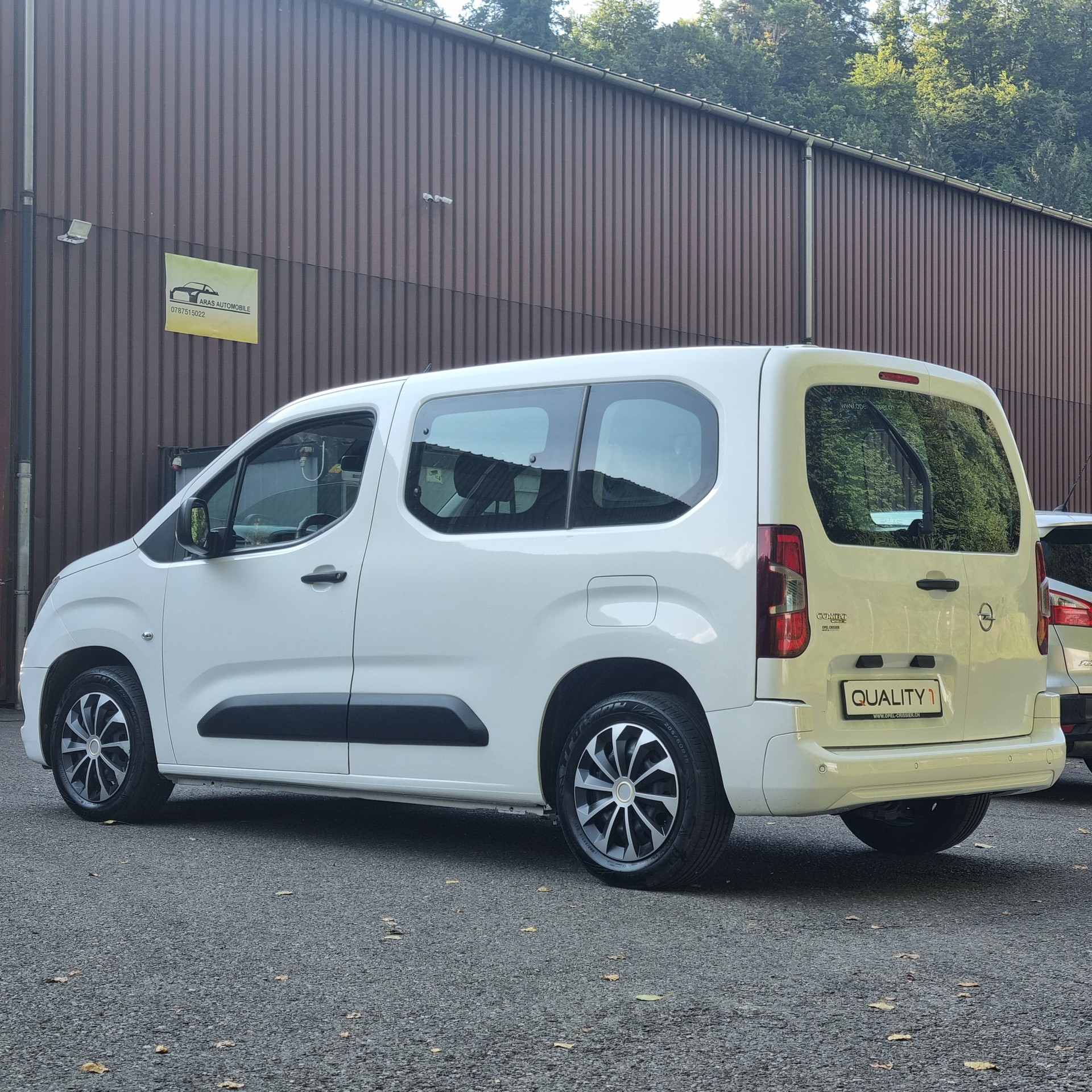 OPEL Combo Life 1.2 Essentia-image-3