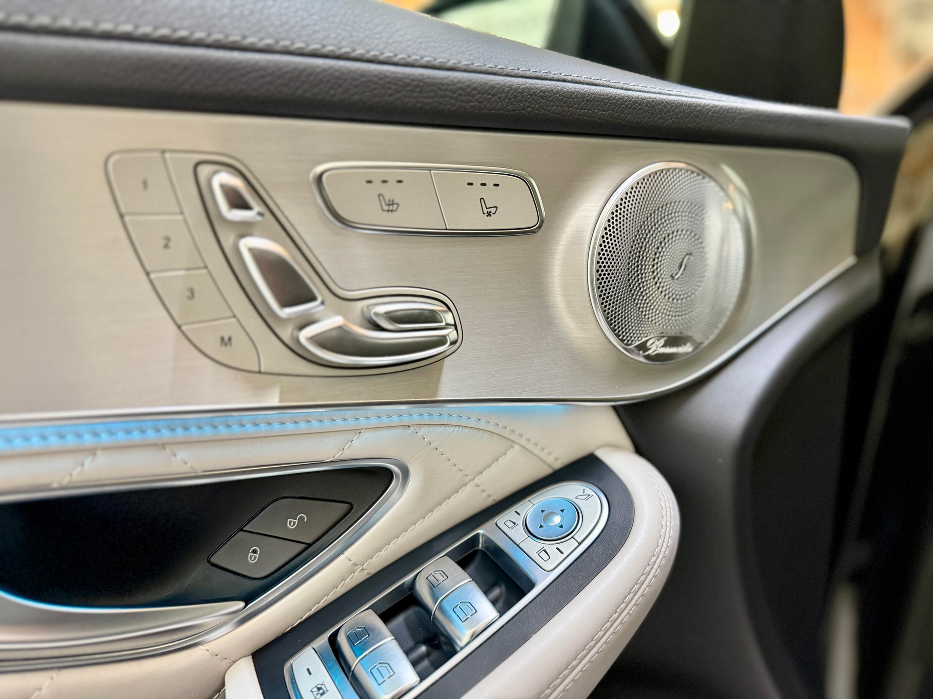 MERCEDES-BENZ GLC 63 S AMG 4Matic+ 9G-Tronic-image-19