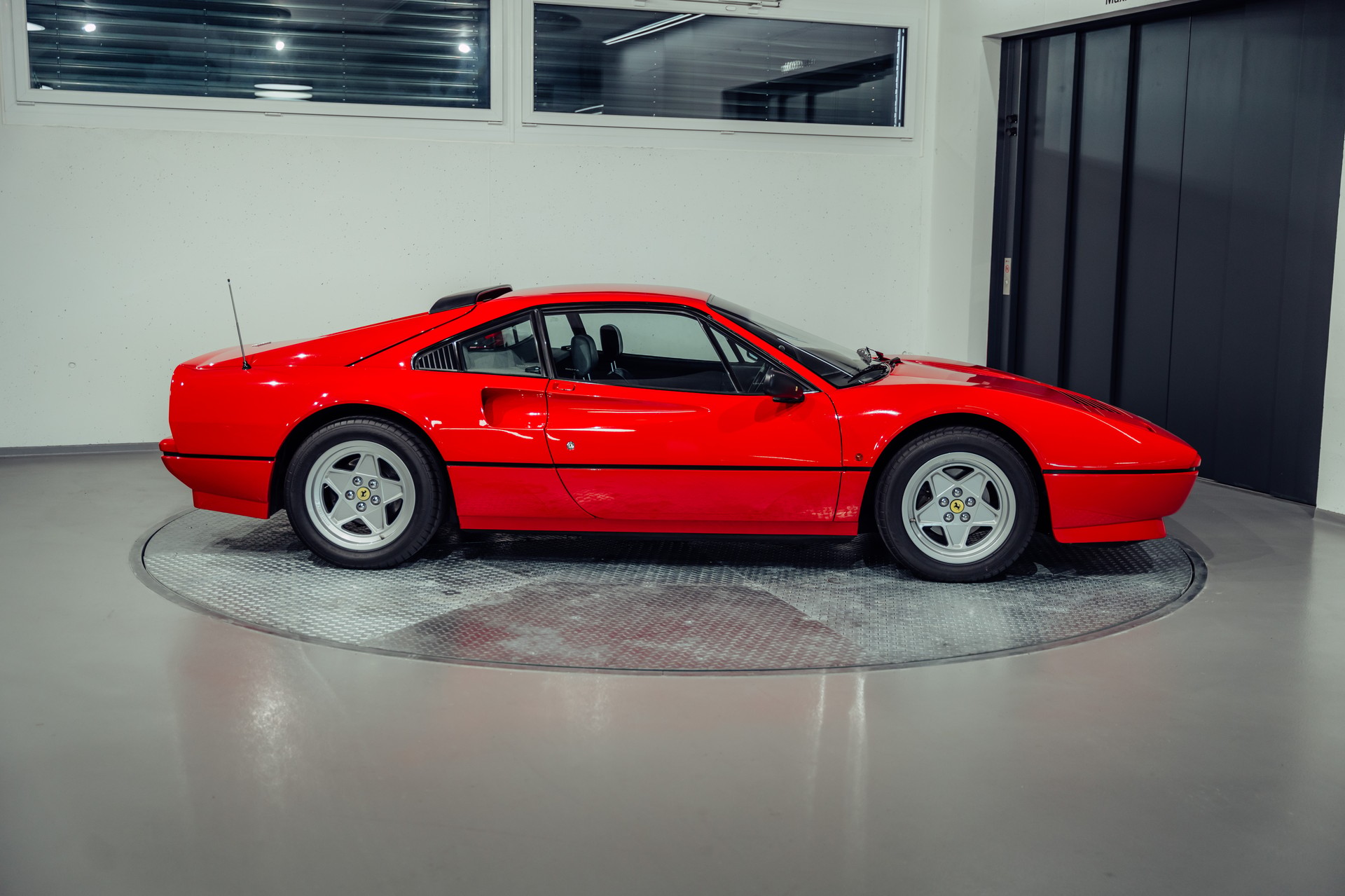 FERRARI 328 GTB-image-6