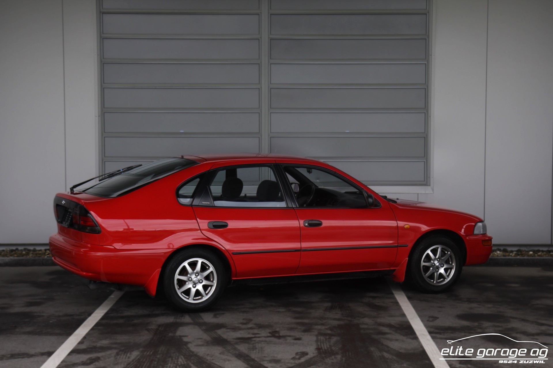 TOYOTA Corolla 1.6 GLi Liftback-image-3