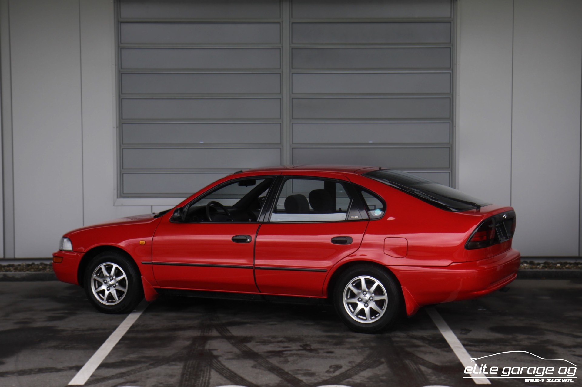 TOYOTA Corolla 1.6 GLi Liftback-image-2
