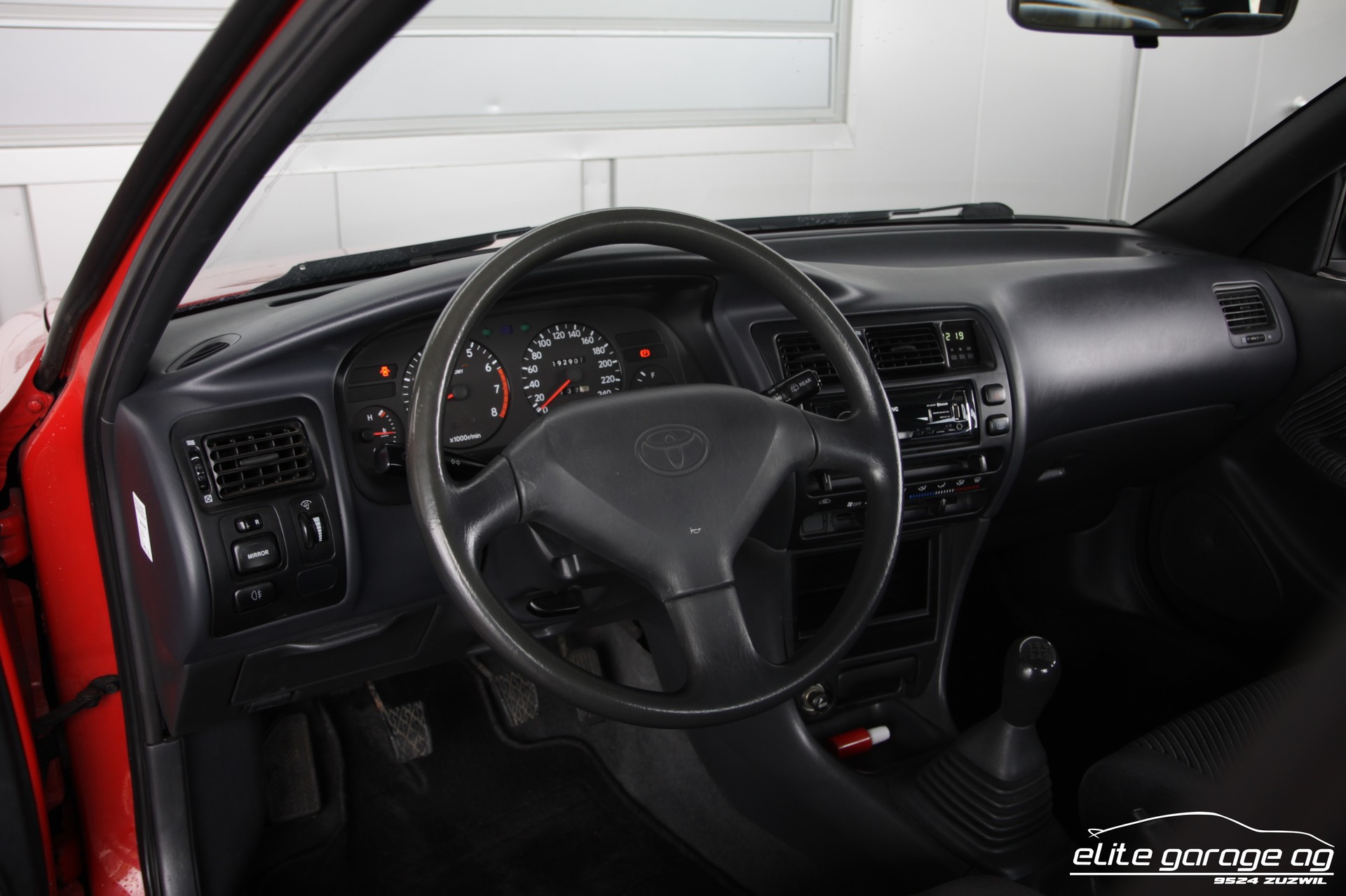 TOYOTA Corolla 1.6 GLi Liftback-image-10
