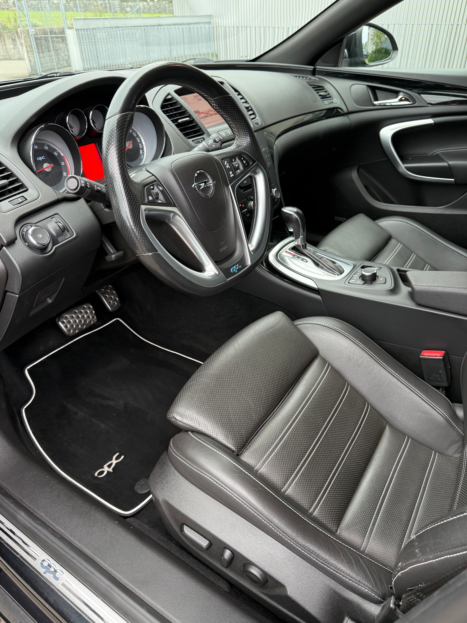 OPEL Insignia Sports Tourer 2.8 Turbo OPC 4WD Automatic / Fisch ab Service inkl. Vollgaranite-image-9