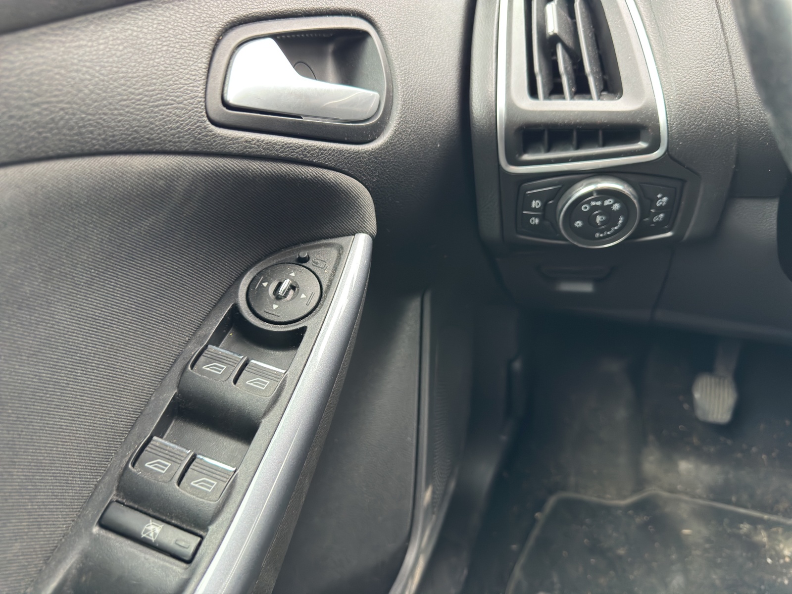 FORD Focus 1.0 SCTi Trend-image-11