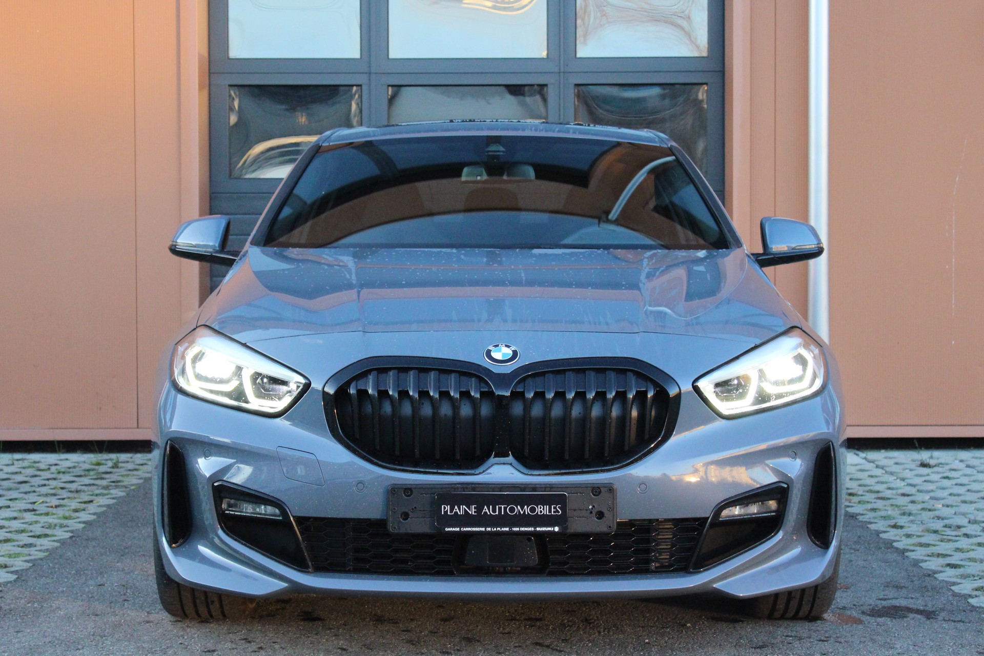 BMW 118i Pure M Sport Steptronic - "Jantes 19' * Toit Ouvrant * Harman & Kardon * Head-Up Display"-image-1