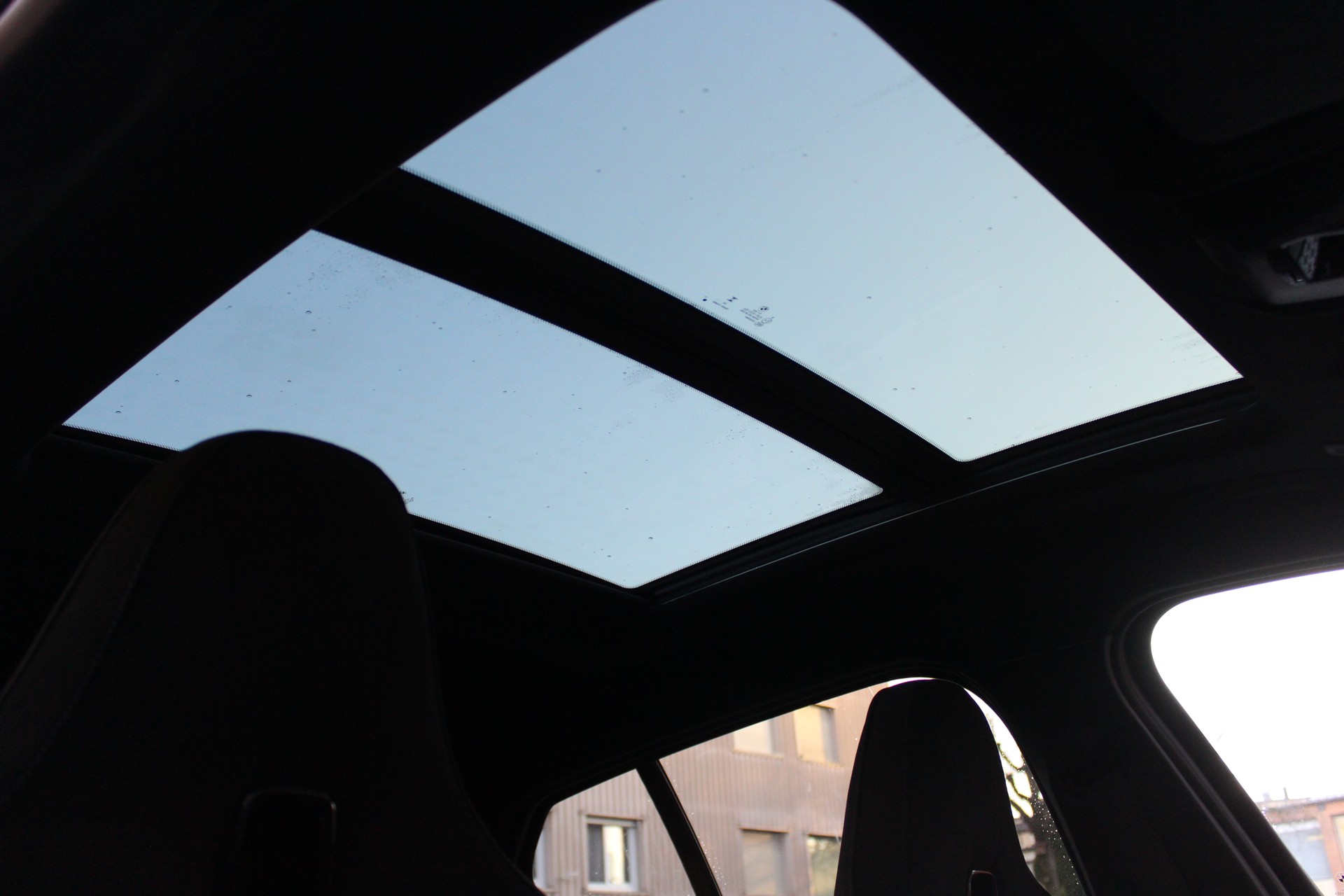 BMW 118i Pure M Sport Steptronic - "Jantes 19' * Toit Ouvrant * Harman & Kardon * Head-Up Display"-image-12