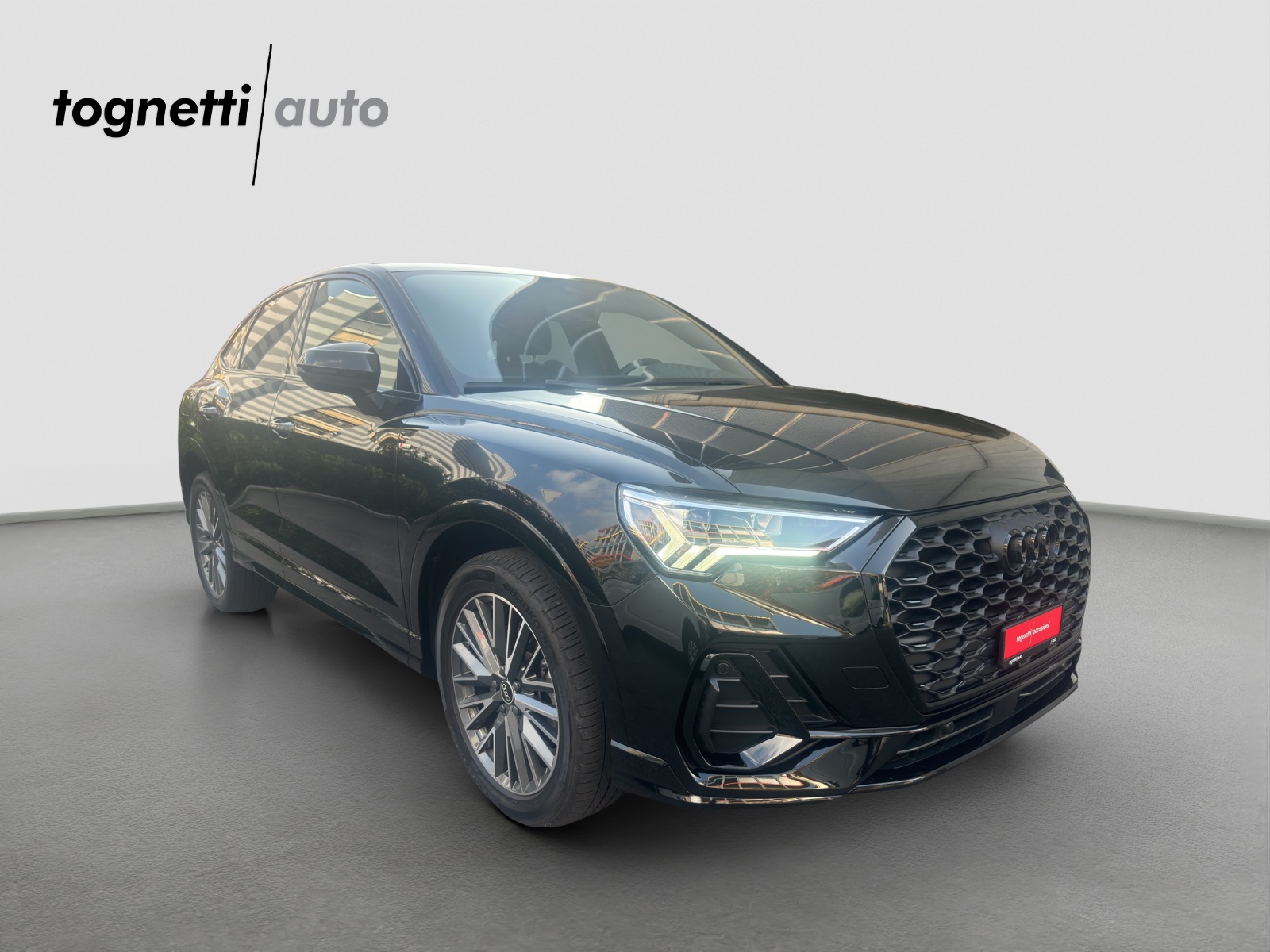 AUDI Q3 Sportback 45 TFSI e S line S-tronic-image-1