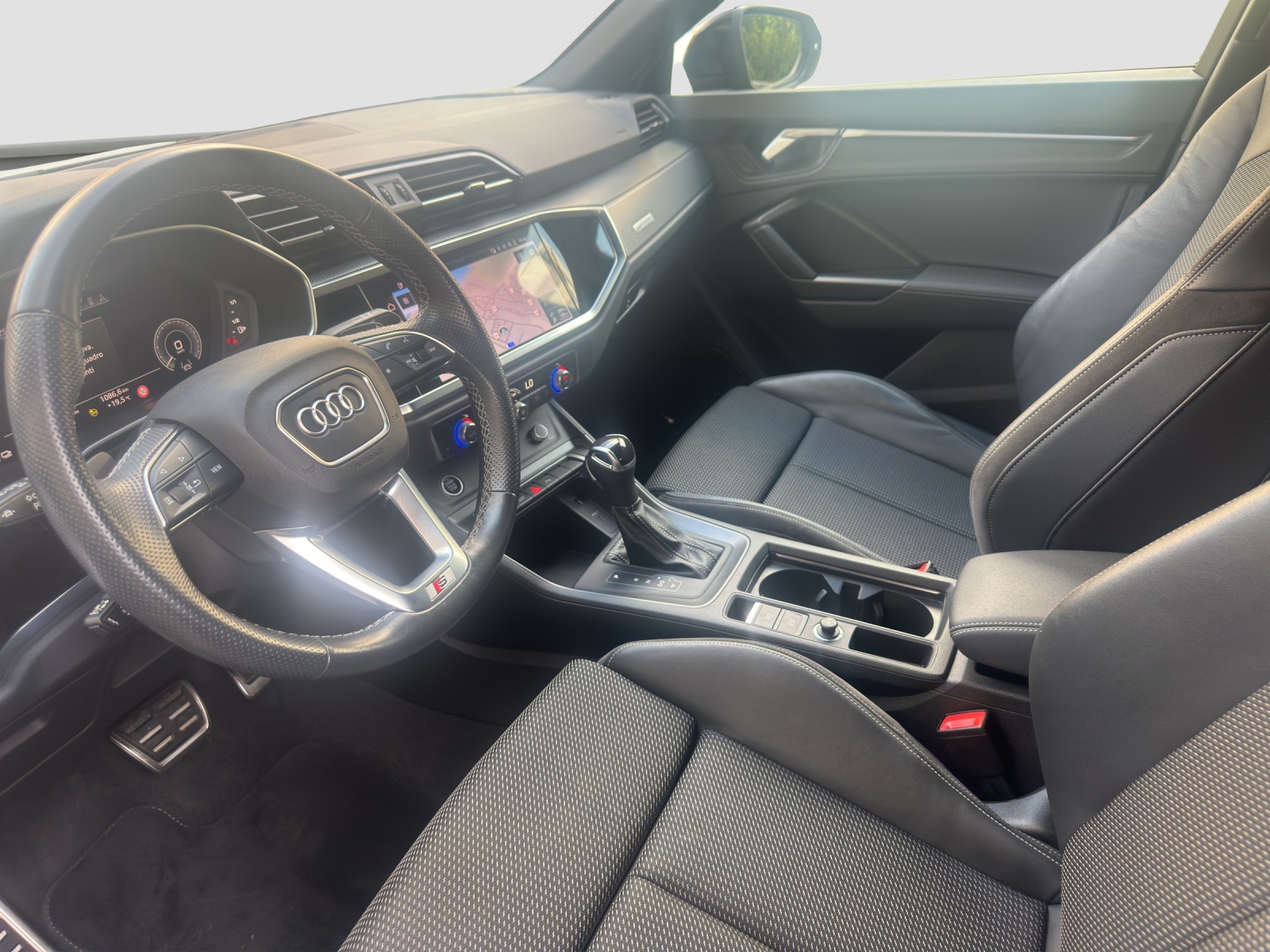 AUDI Q3 Sportback 45 TFSI e S line S-tronic-image-7