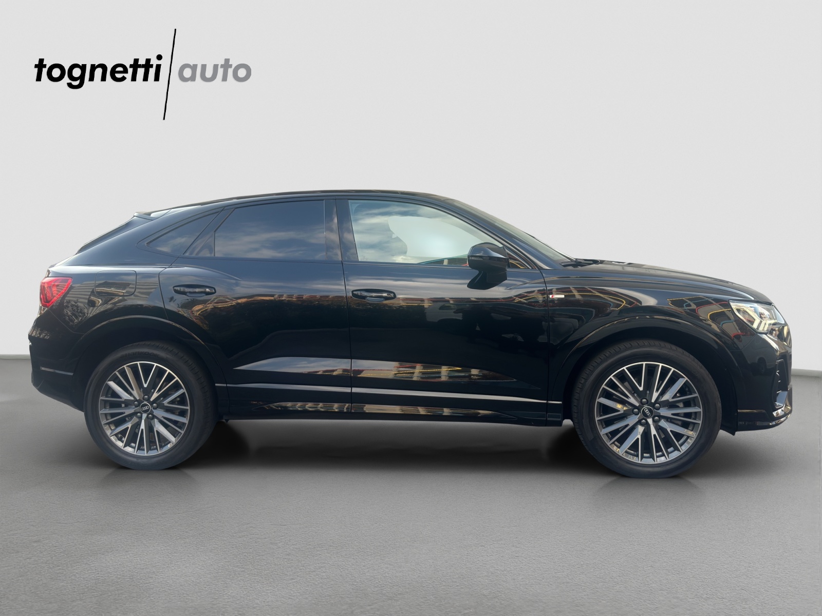 AUDI Q3 Sportback 45 TFSI e S line S-tronic-image-2