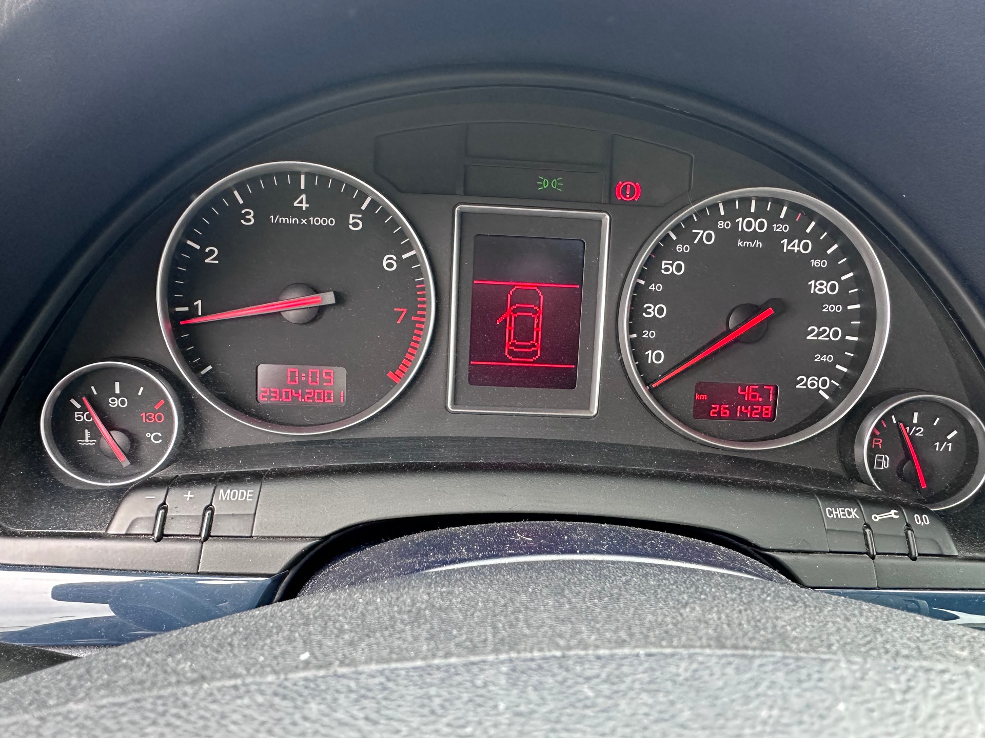 AUDI A4 Avant 2.0-image-10
