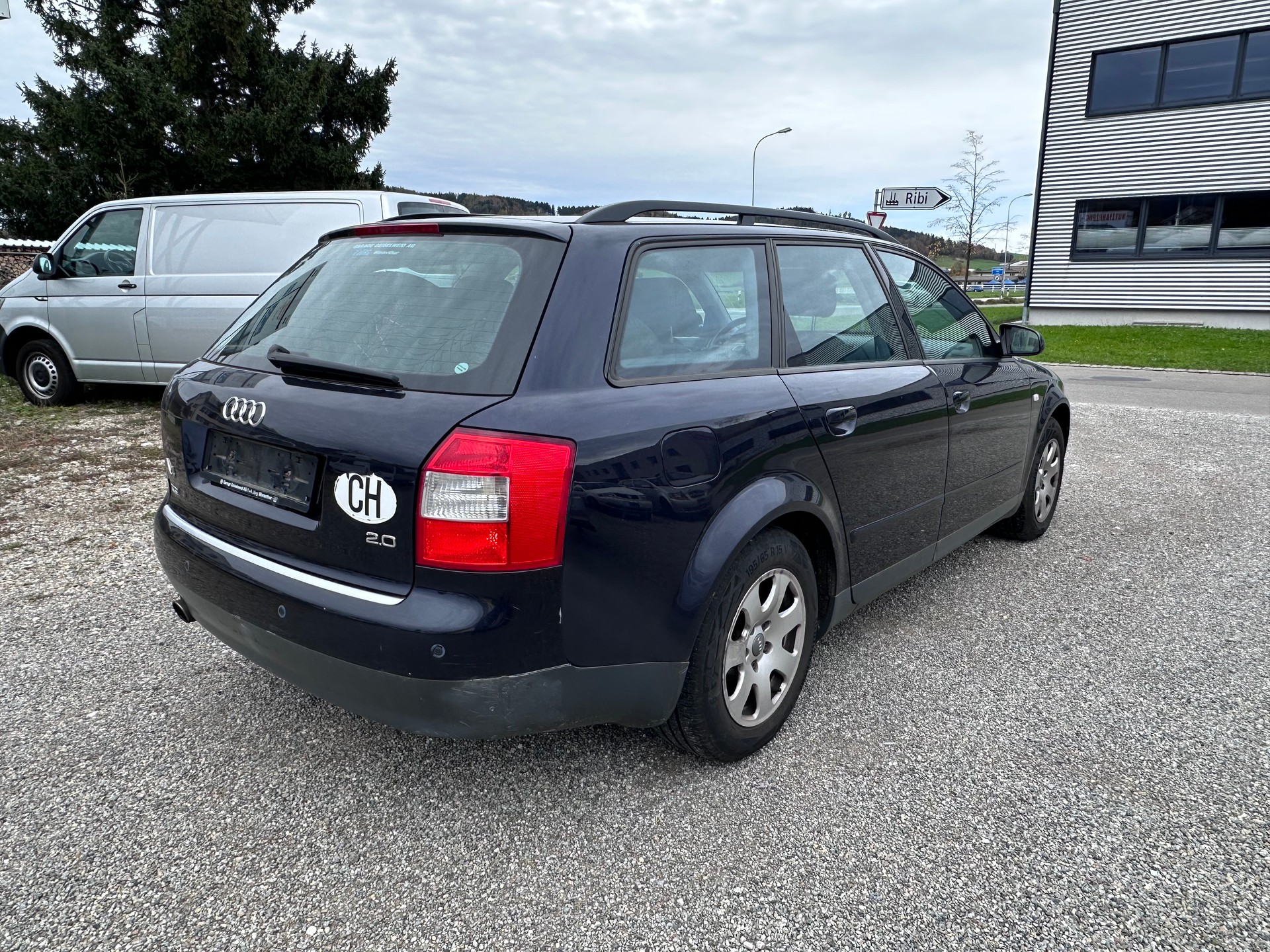 AUDI A4 Avant 2.0-image-3