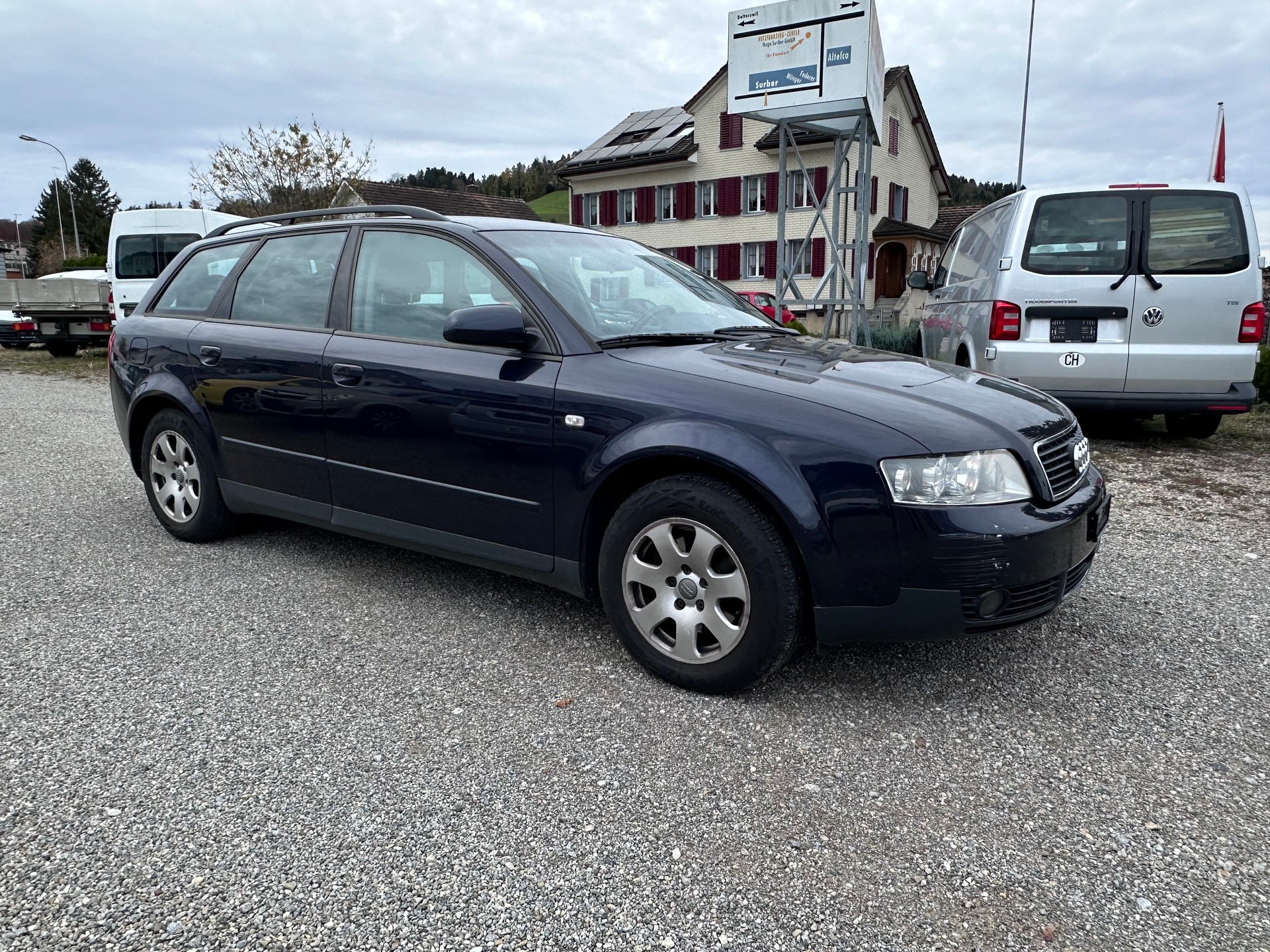 AUDI A4 Avant 2.0-image-1