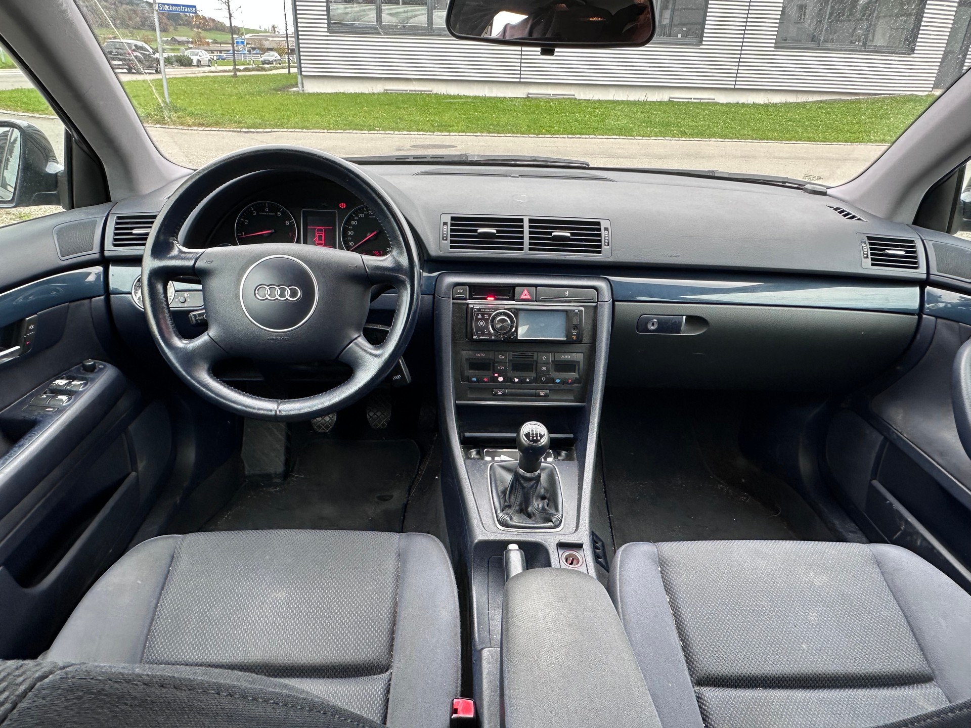 AUDI A4 Avant 2.0-image-12
