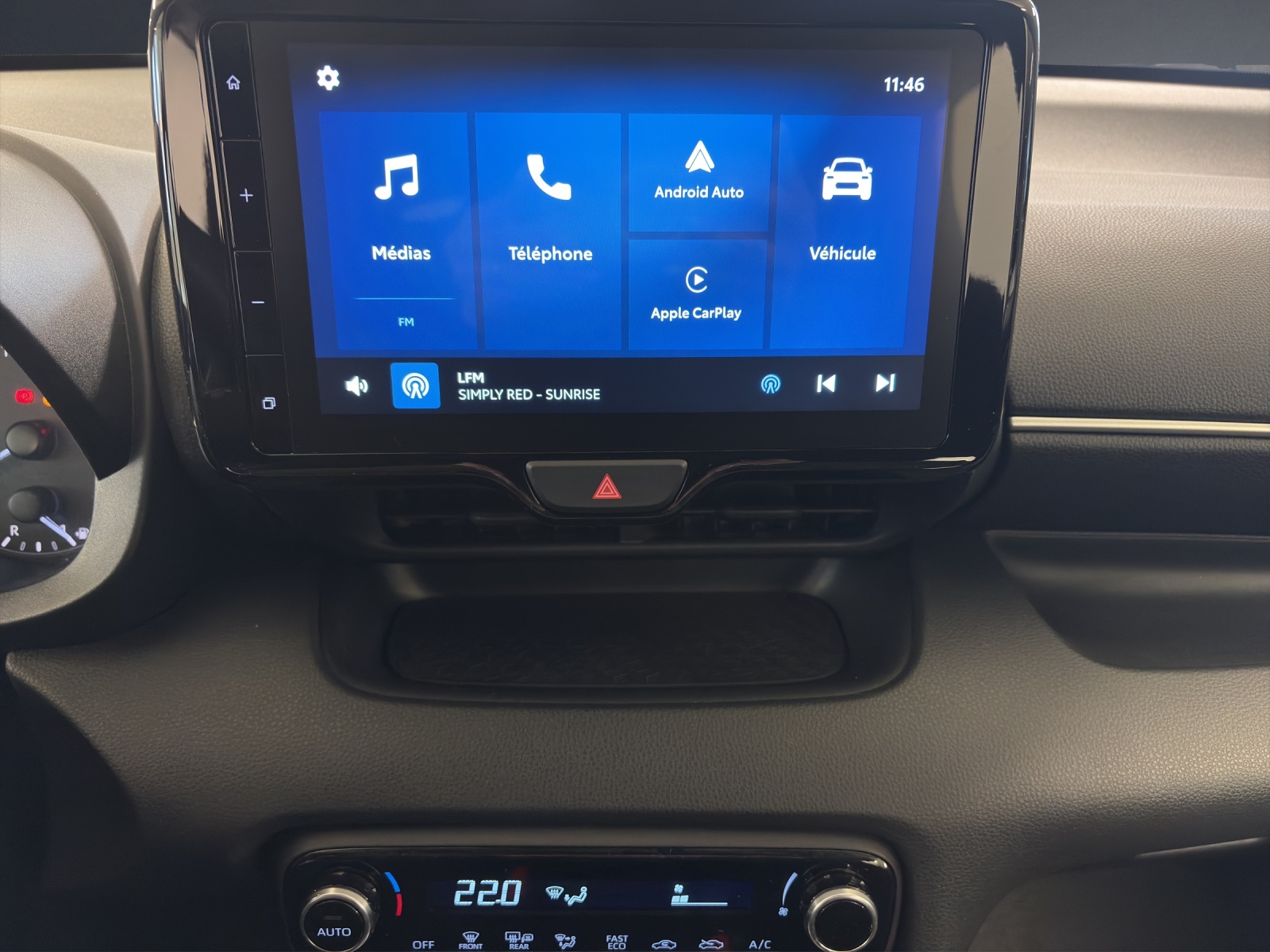TOYOTA Yaris 1.5 Comfort e-CVT-image-17