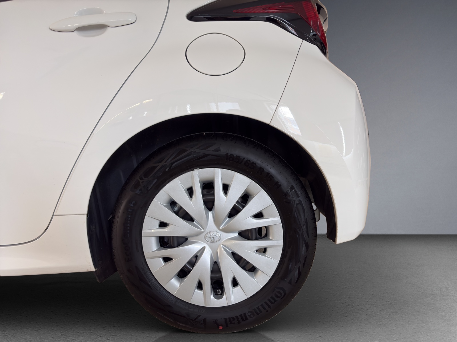 TOYOTA Yaris 1.5 Comfort e-CVT-image-5