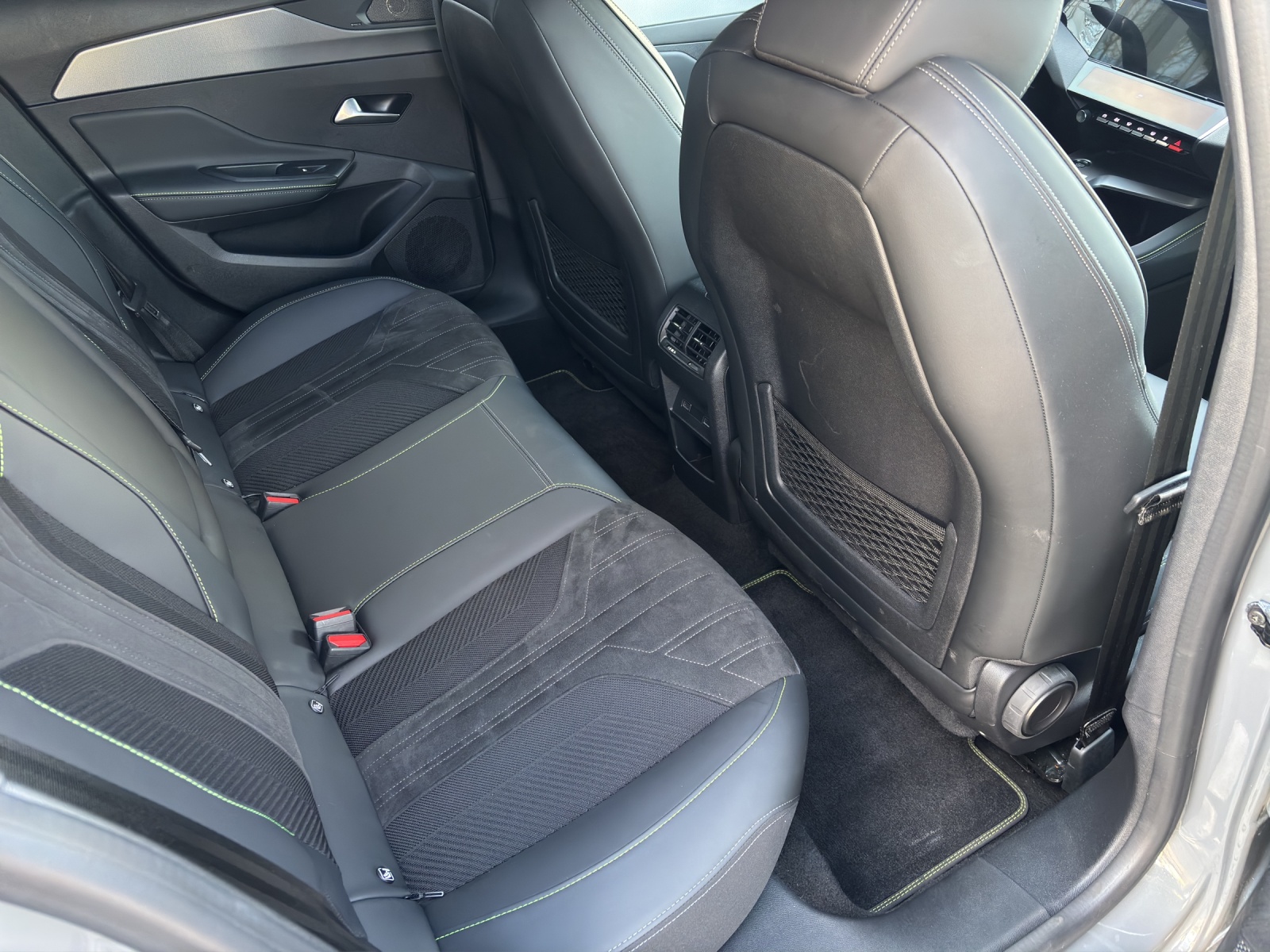 PEUGEOT 308 SW 1.6 PHEV 225 GT-image-11