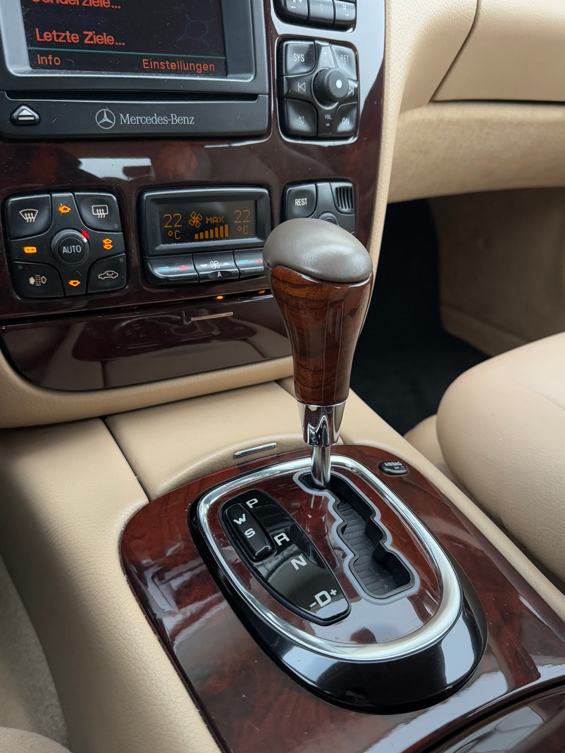 MERCEDES-BENZ S 320 L-image-10