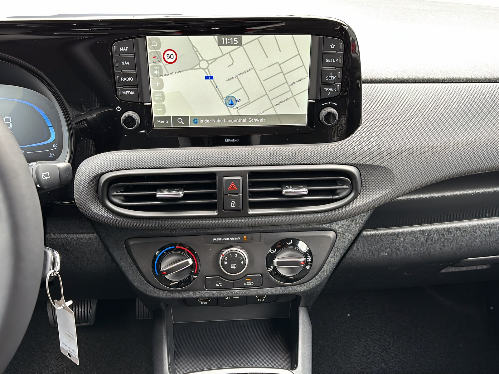 HYUNDAI i10 1.2 Amplia-image-14