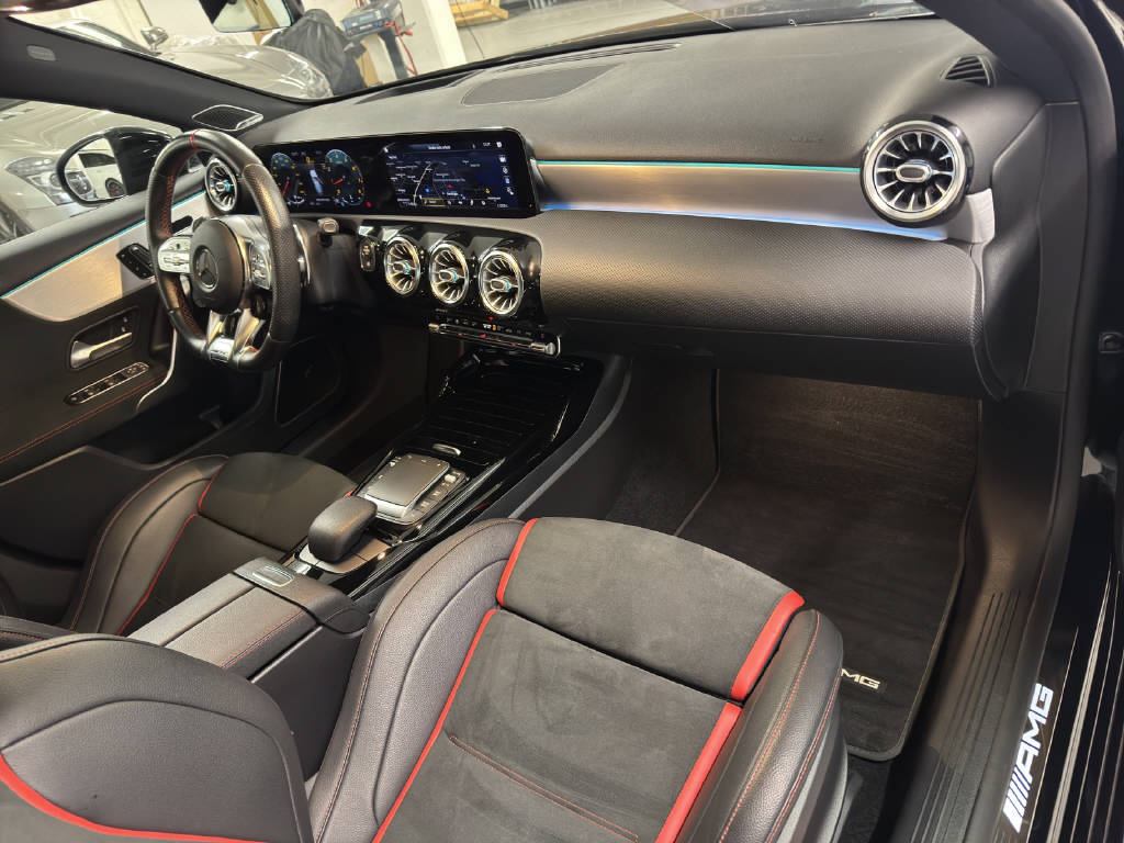 MERCEDES-BENZ A 35 AMG 4Matic-image-10